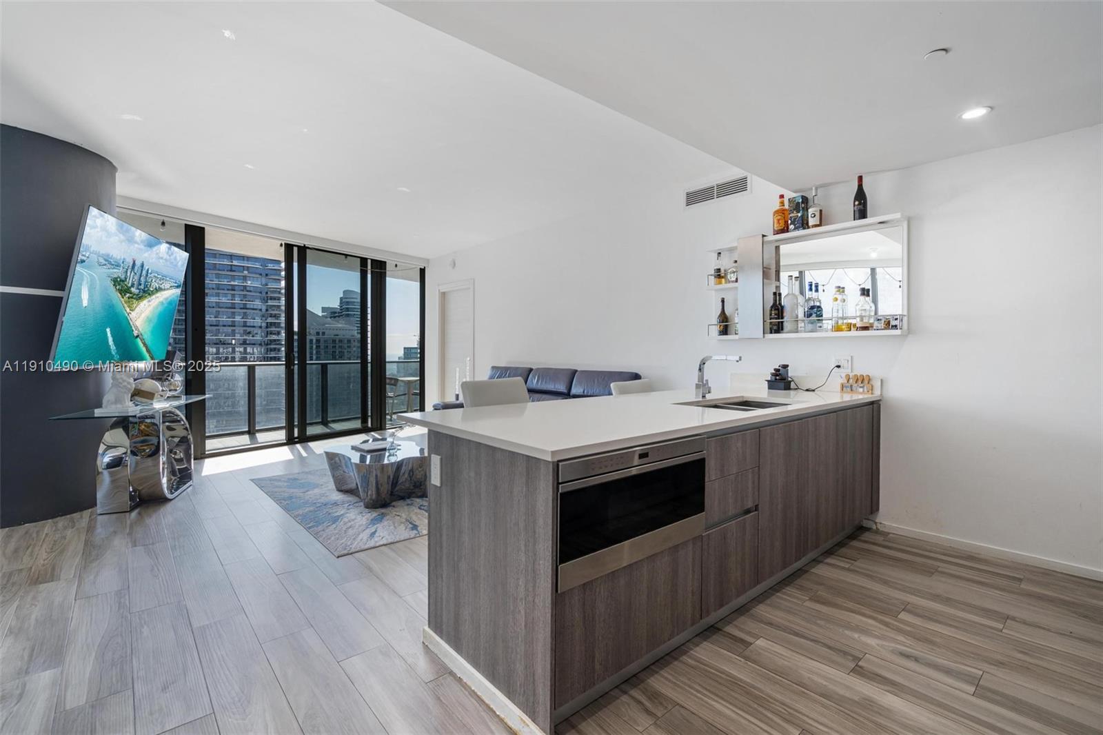 801 S Miami Ave #3904, Miami FL 33130