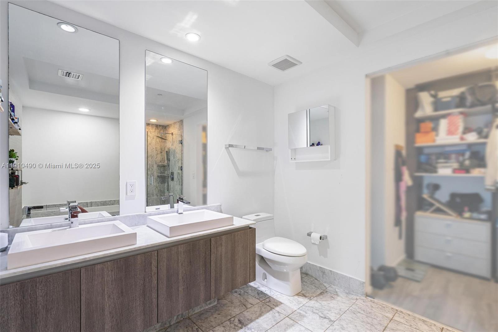 801 S Miami Ave #3904, Miami FL 33130