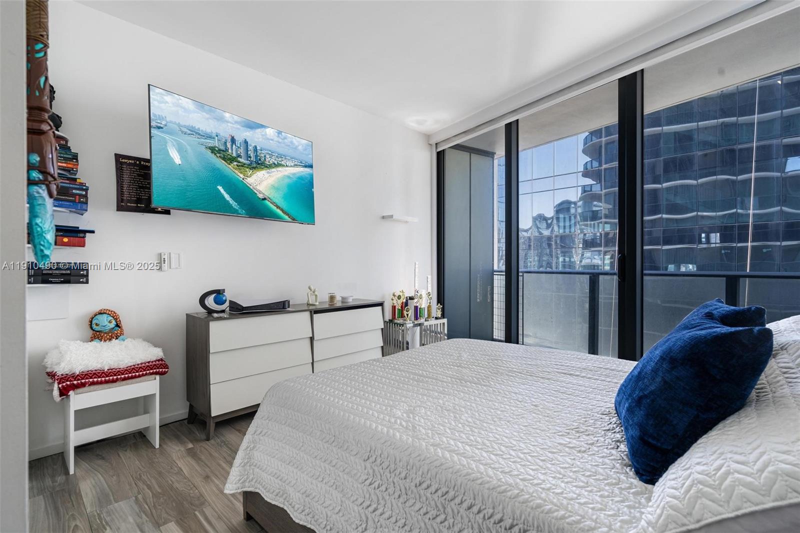 801 S Miami Ave #3904, Miami FL 33130