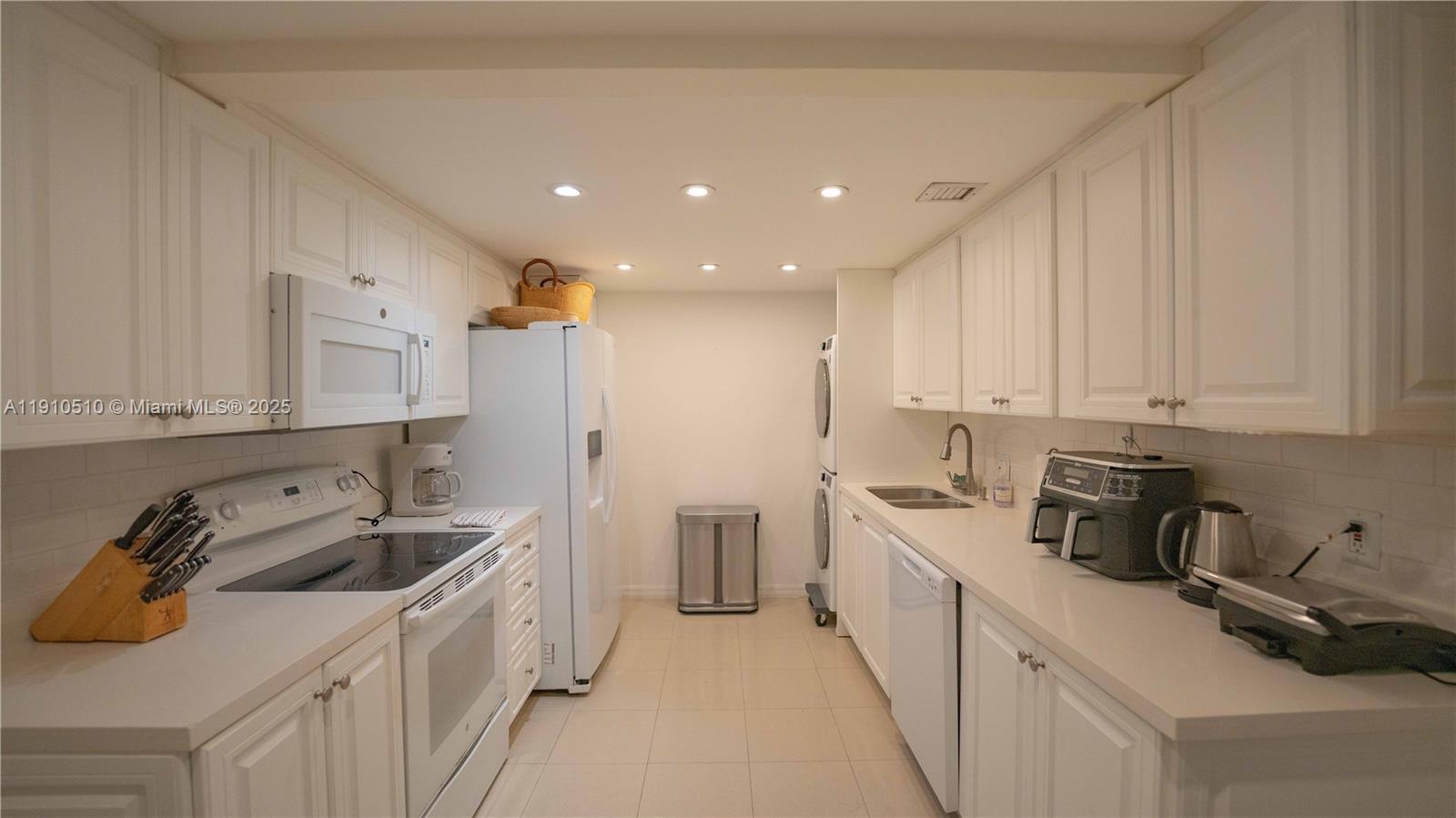 199 Ocean Lane Dr #313, Key Biscayne FL 33149