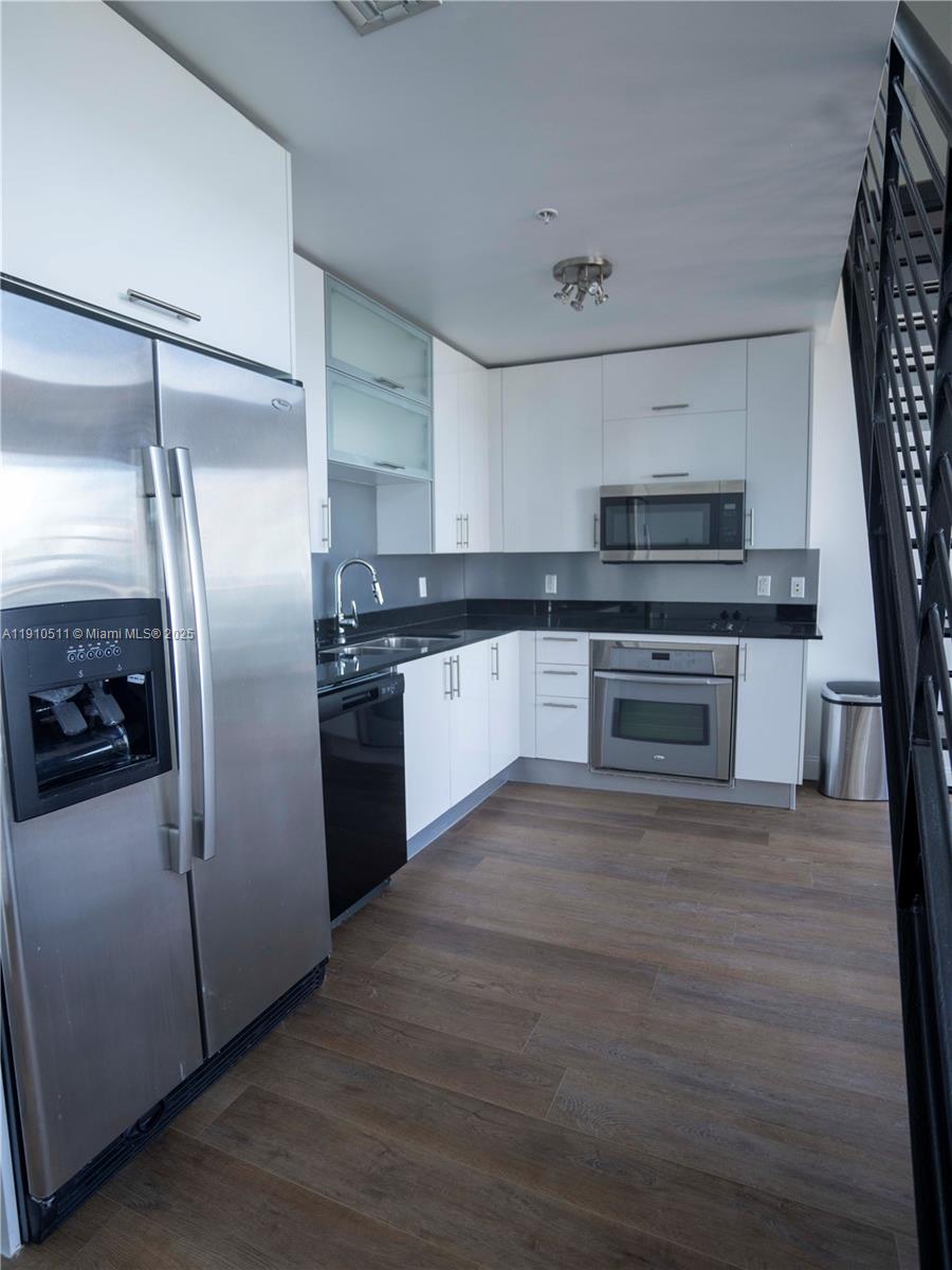 60 SW 13th St #4805, Miami FL 33130