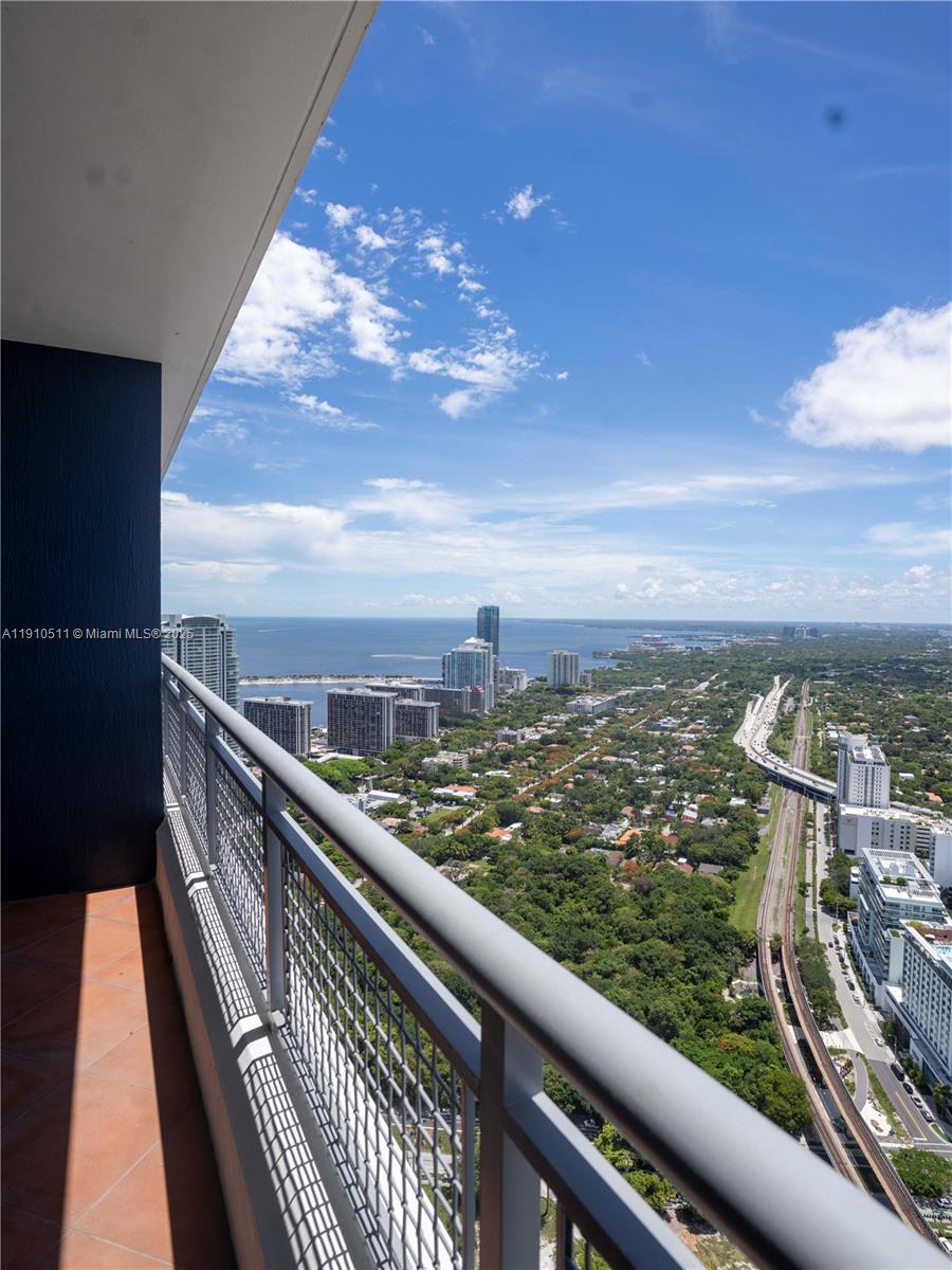 60 SW 13th St #4805, Miami FL 33130