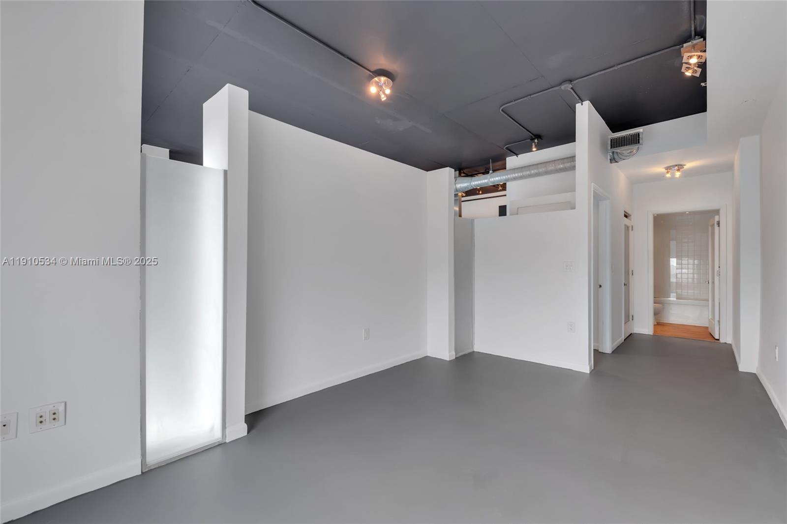 10 SW South River Dr #1509, Miami FL 33130