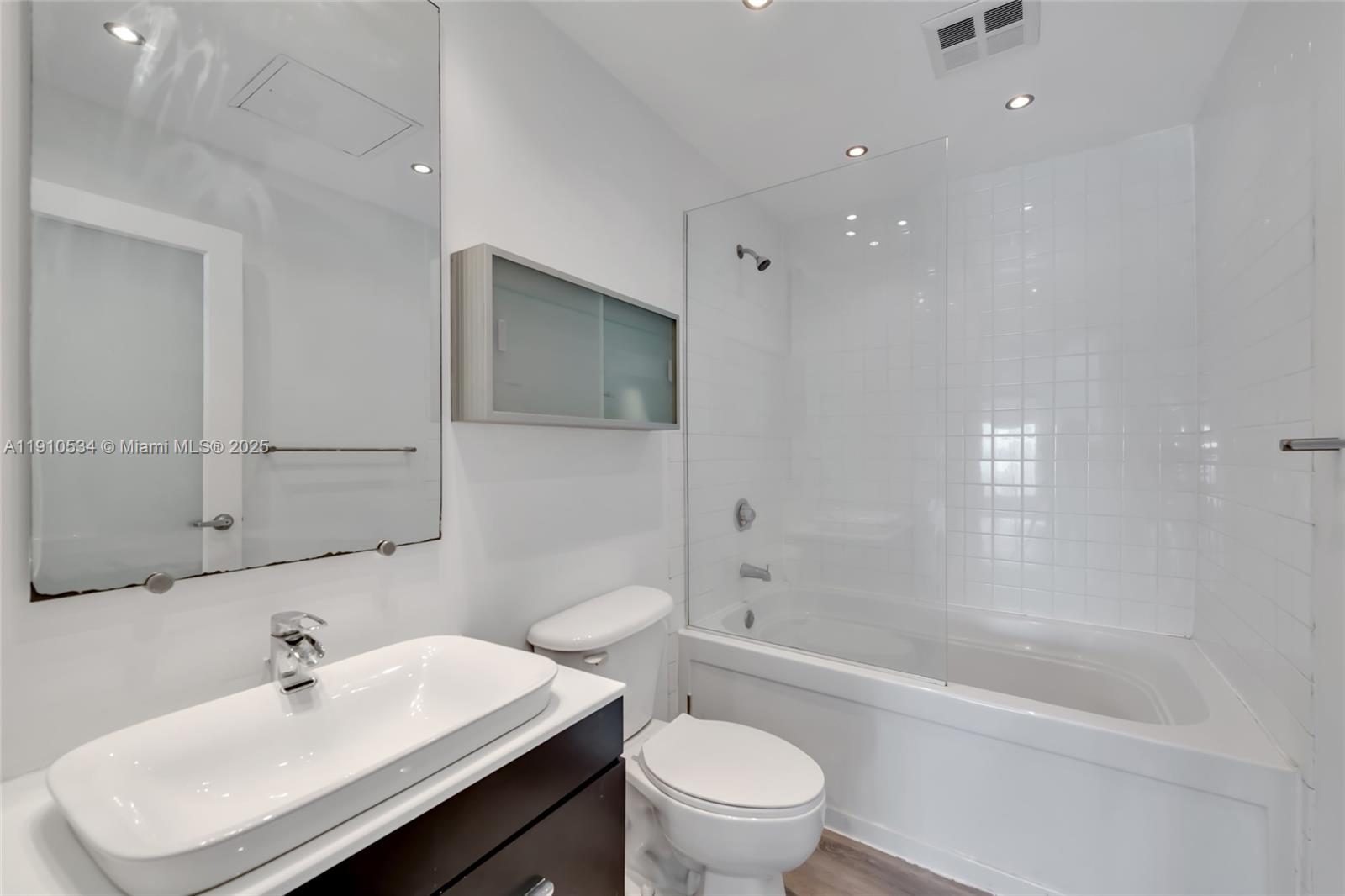 10 SW South River Dr #1509, Miami FL 33130