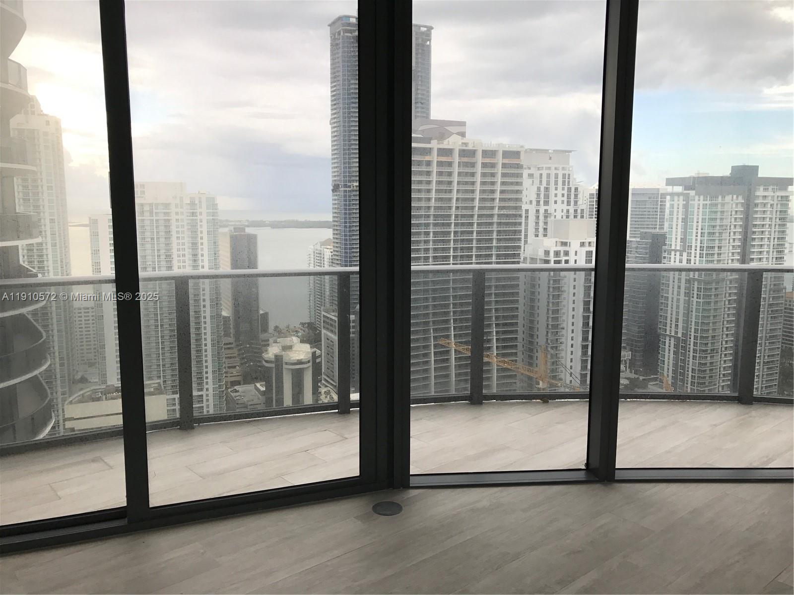 55 SW 9th St #4103, Miami FL 33130