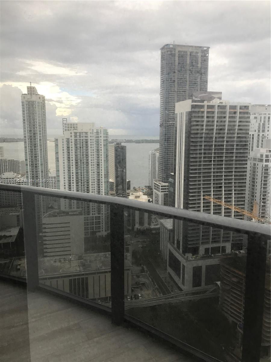 55 SW 9th St #4103, Miami FL 33130