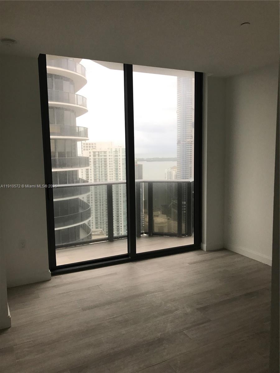 55 SW 9th St #4103, Miami FL 33130