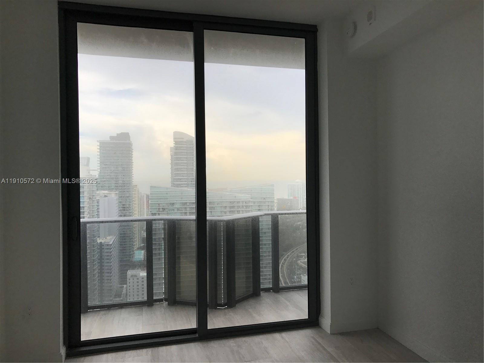 55 SW 9th St #4103, Miami FL 33130
