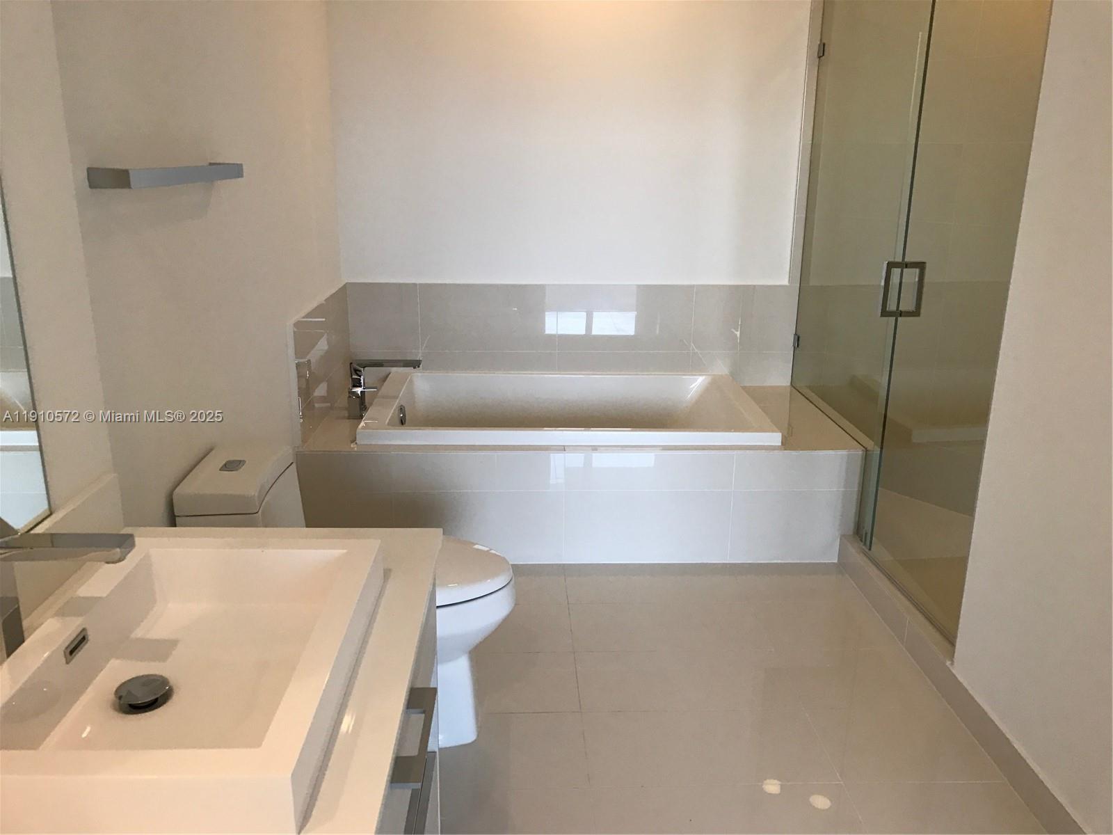 55 SW 9th St #4103, Miami FL 33130
