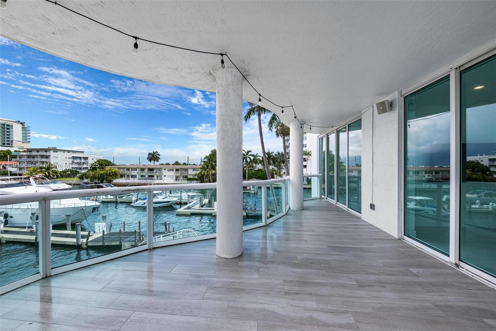 7918 Harbour Island Dr #207, North Bay Village FL 33141
