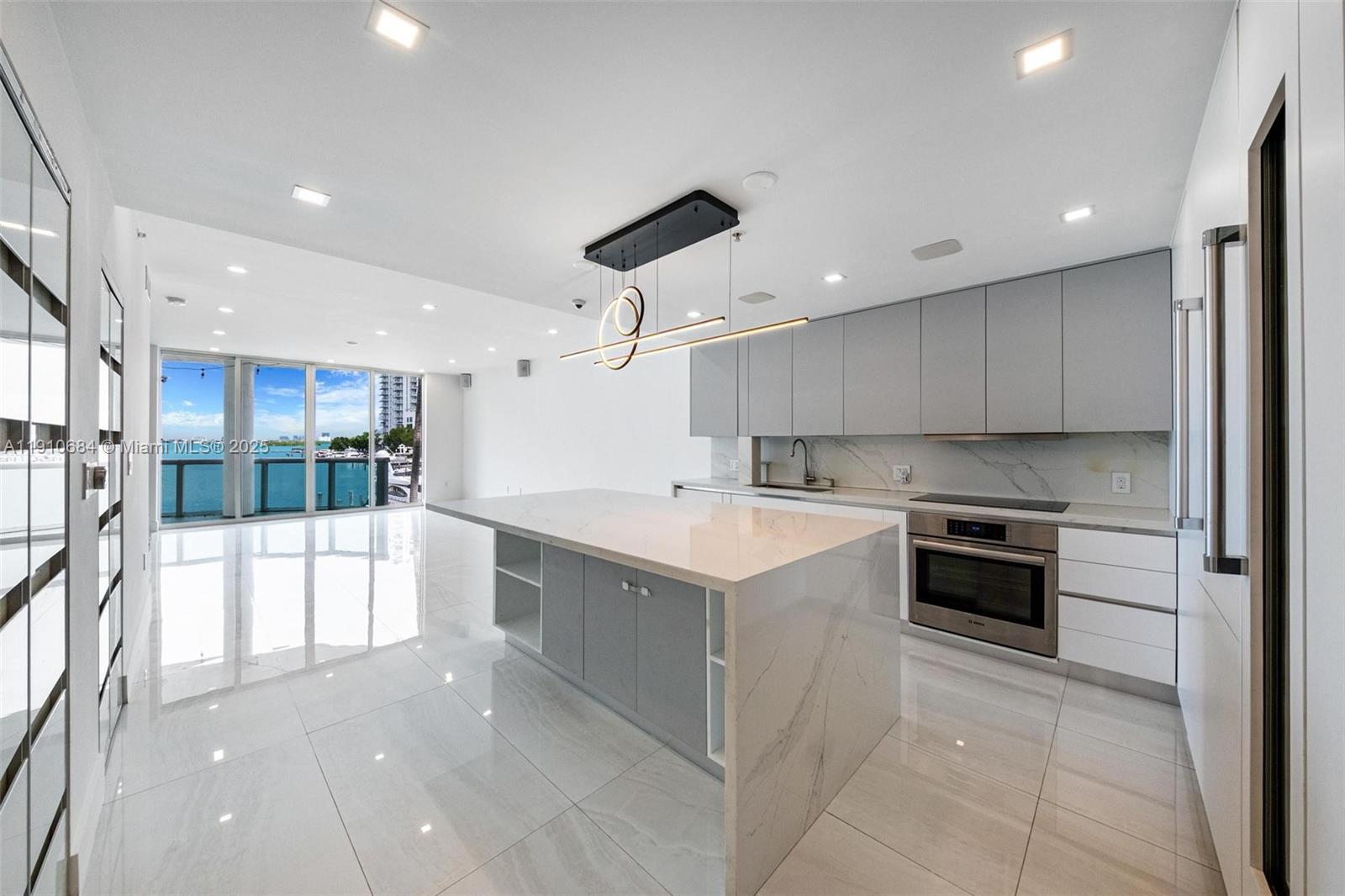 7918 Harbour Island Dr #207, North Bay Village FL 33141