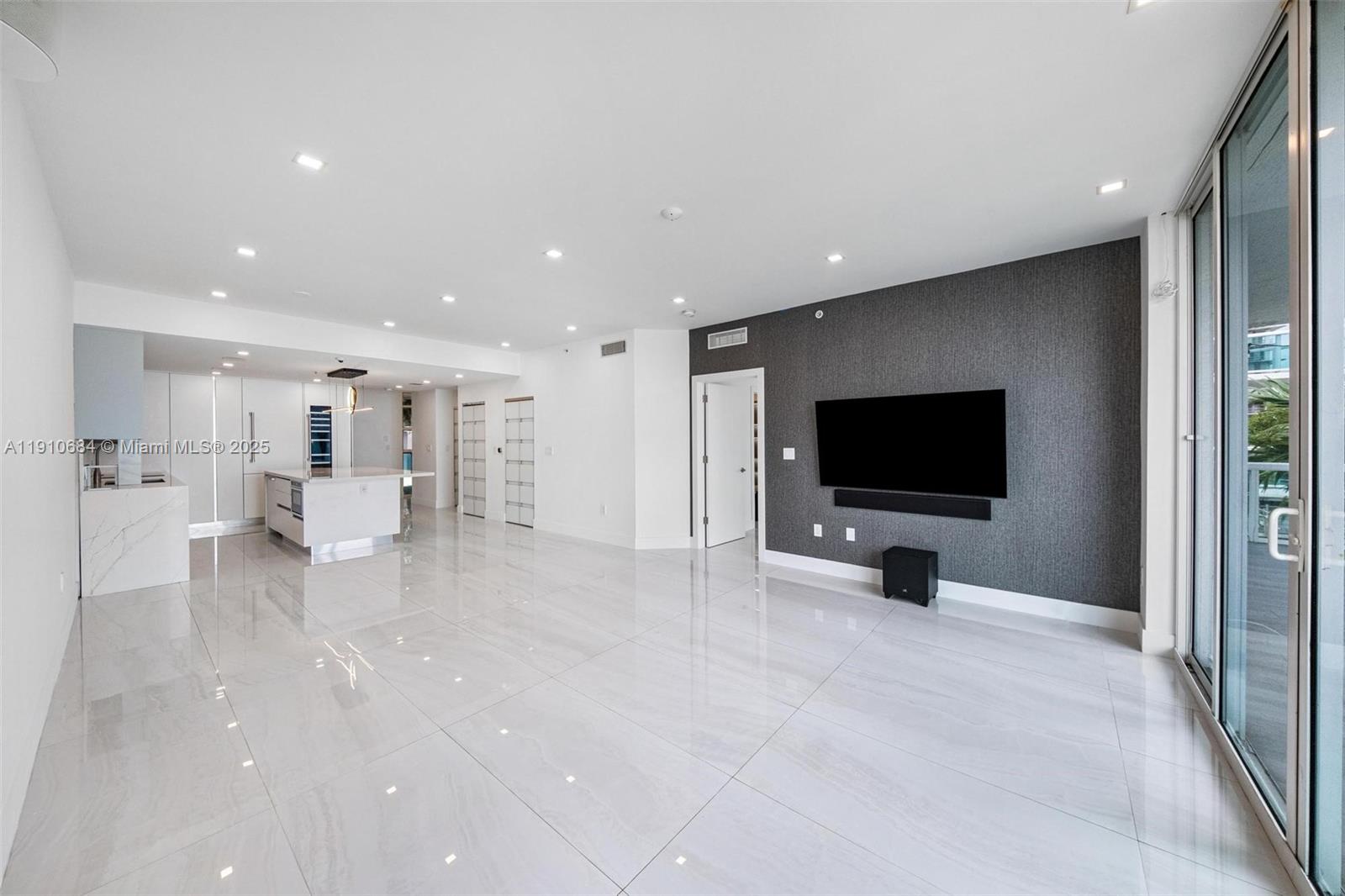 7918 Harbour Island Dr #207, North Bay Village FL 33141