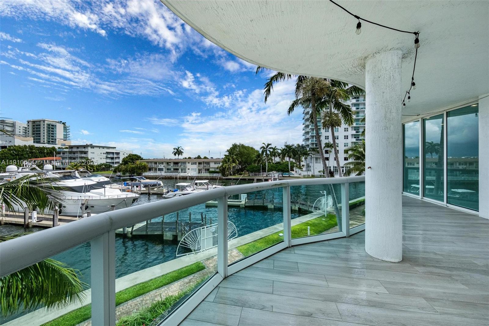 7918 Harbour Island Dr #207, North Bay Village FL 33141