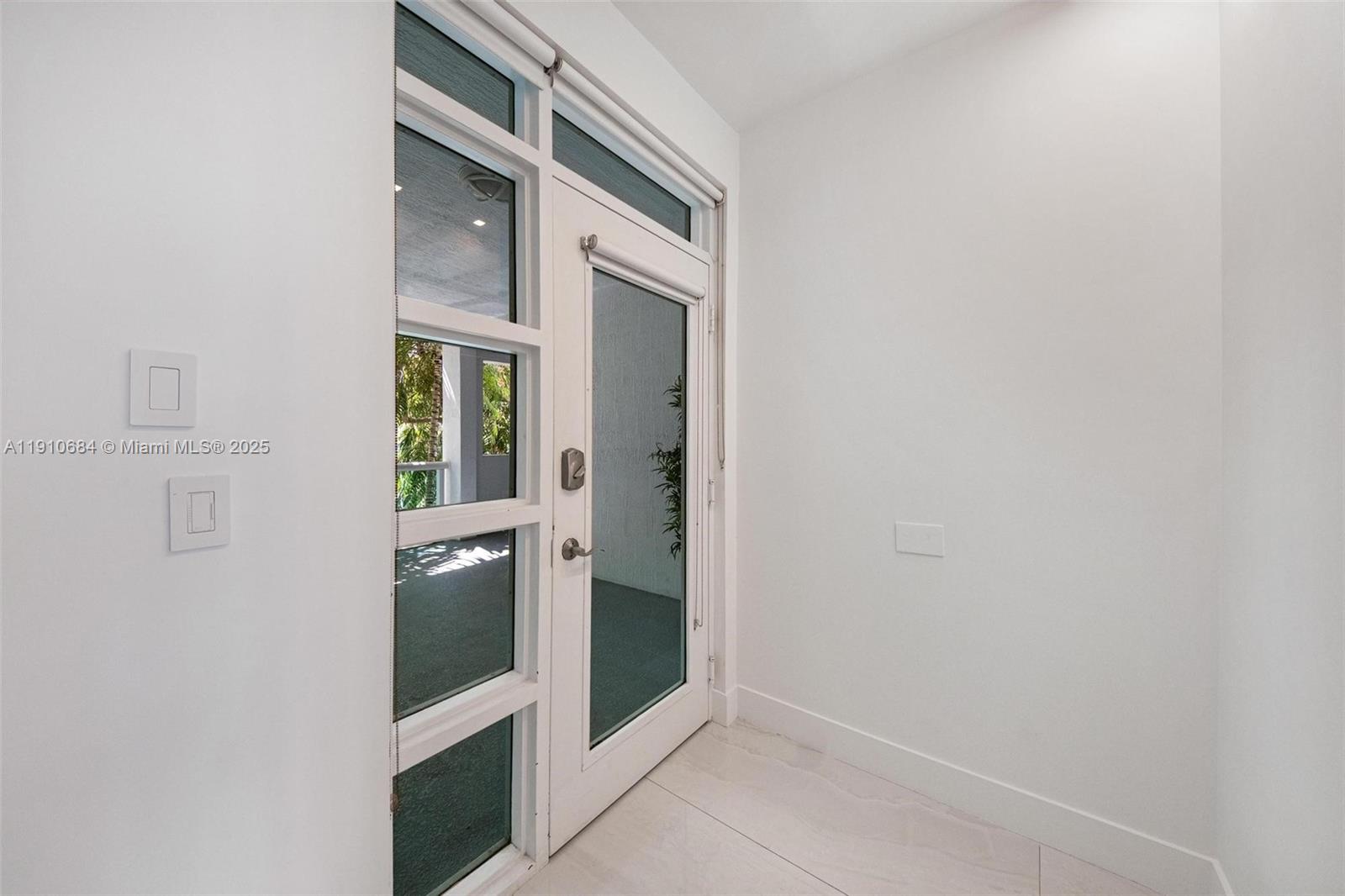 7918 Harbour Island Dr #207, North Bay Village FL 33141