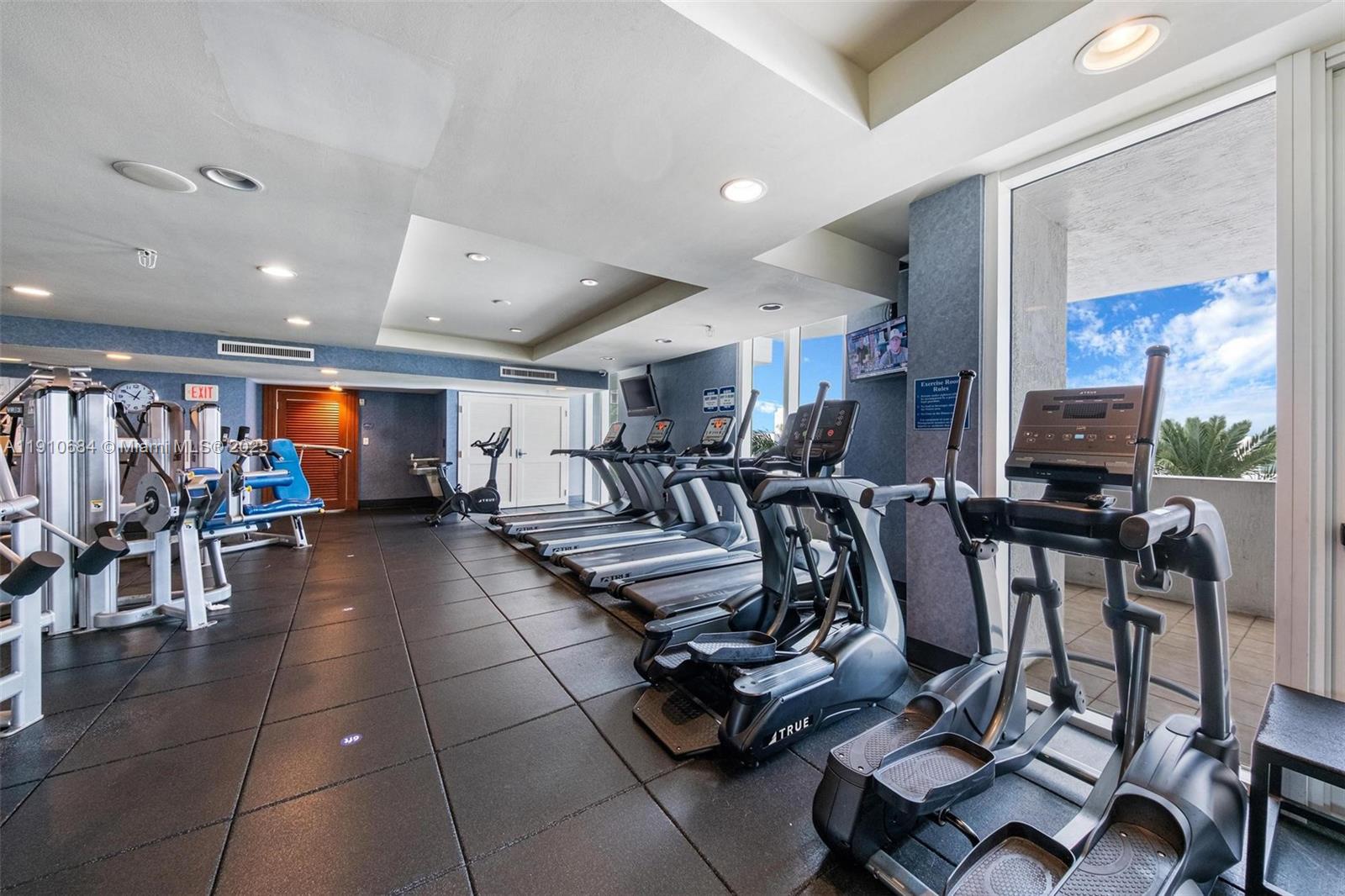 7918 Harbour Island Dr #207, North Bay Village FL 33141