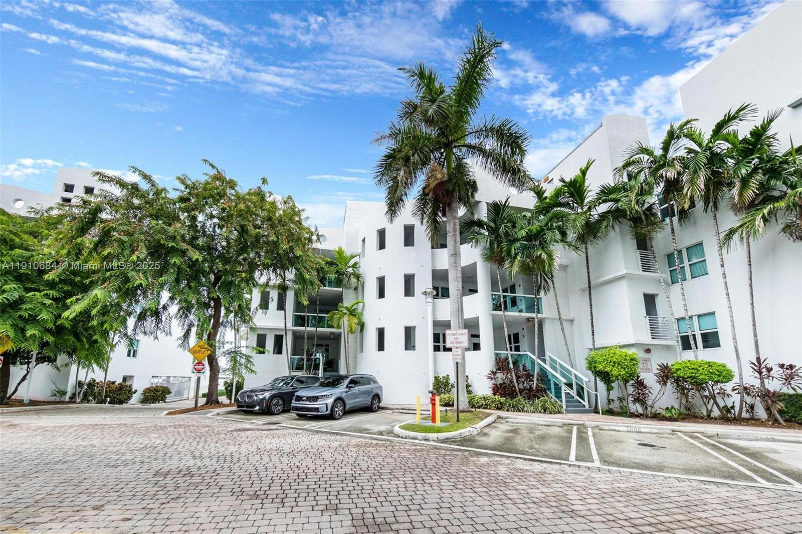 7918 Harbour Island Dr #207, North Bay Village FL 33141