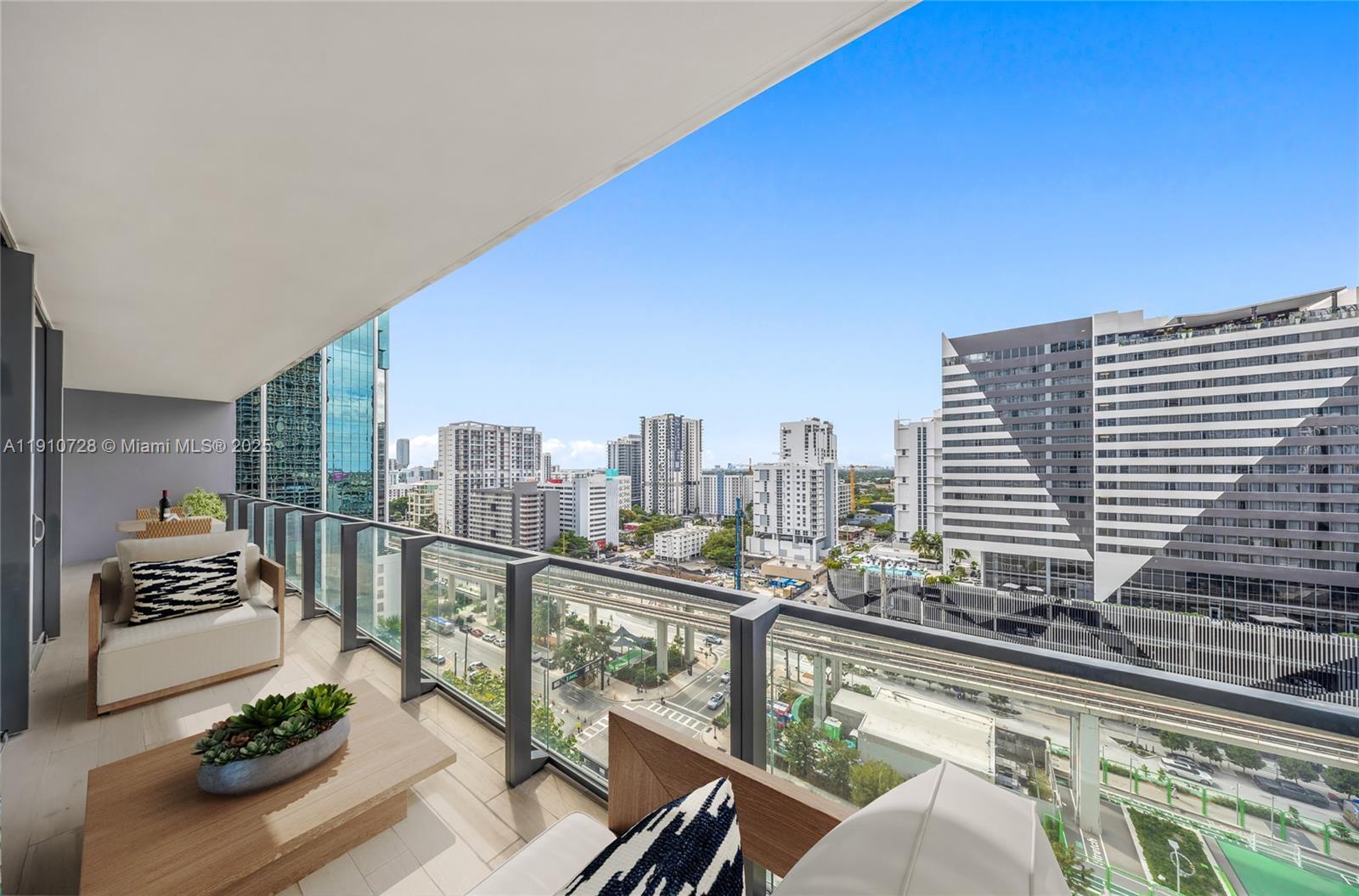 88 SW 7th St #1004, Miami FL 33130