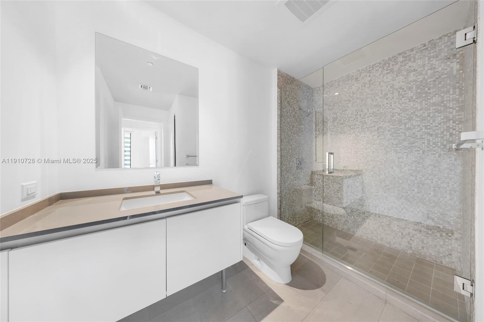 88 SW 7th St #1004, Miami FL 33130