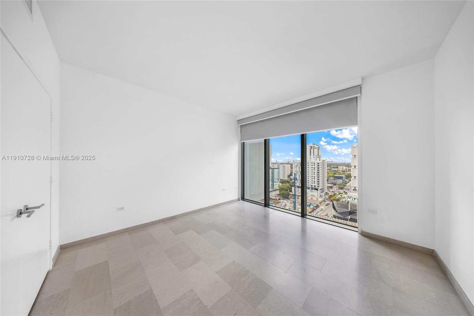 88 SW 7th St #1004, Miami FL 33130