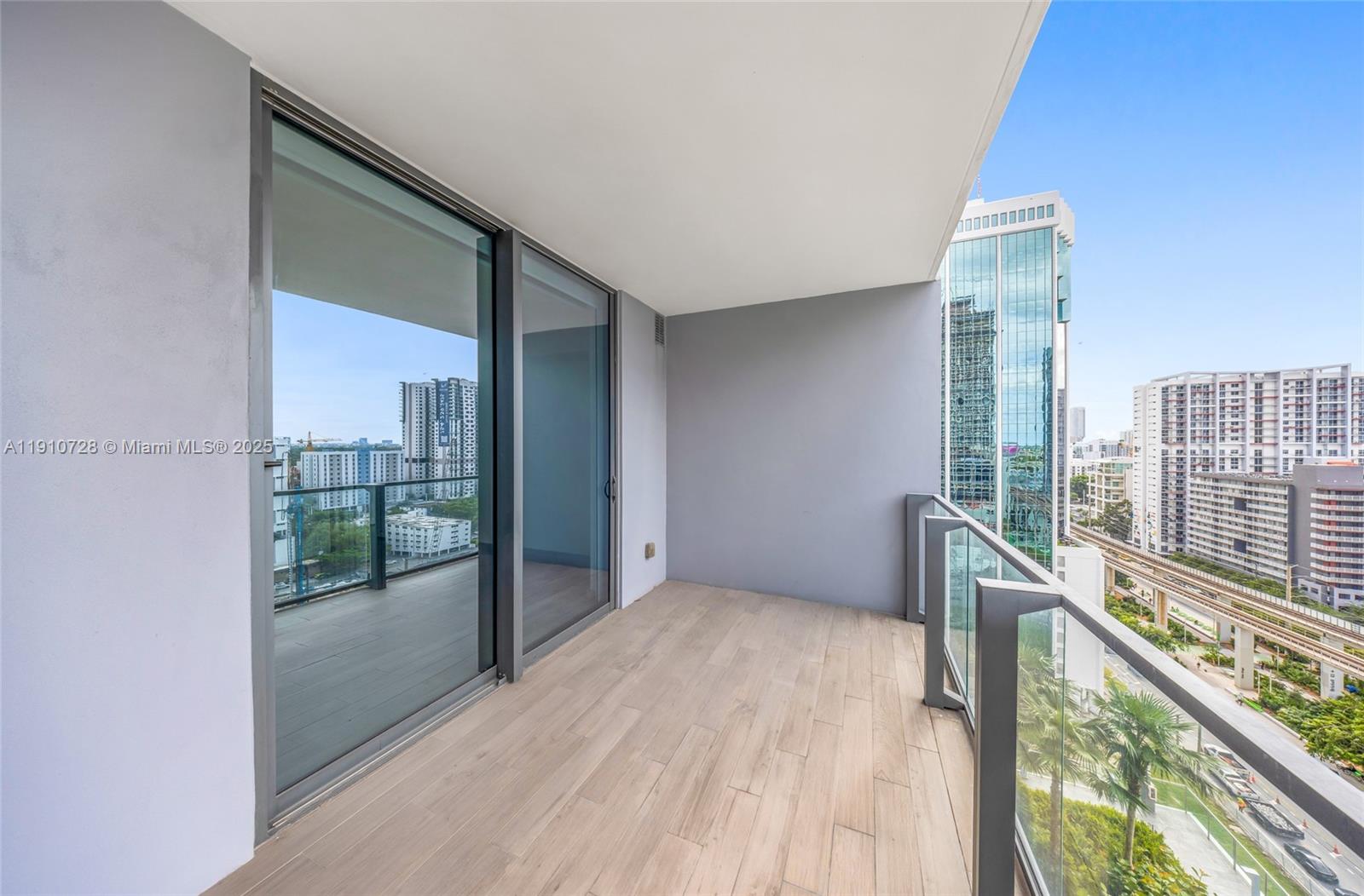 88 SW 7th St #1004, Miami FL 33130