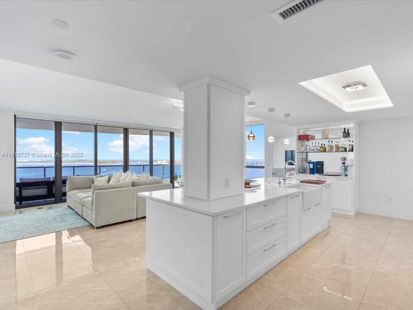 1331 Brickell Bay Dr #1811, Miami FL 33131