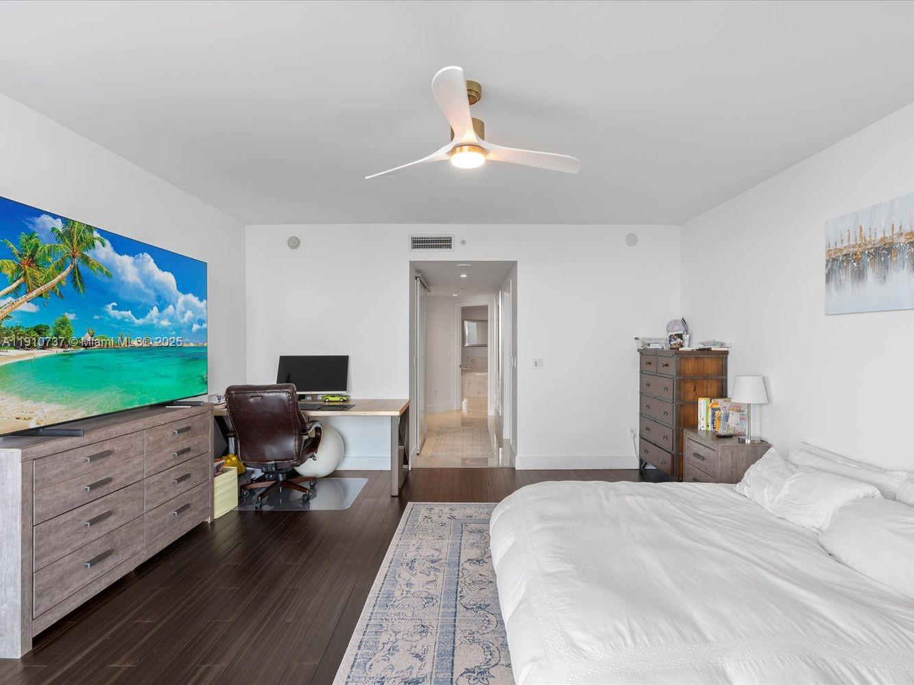 1331 Brickell Bay Dr #1811, Miami FL 33131