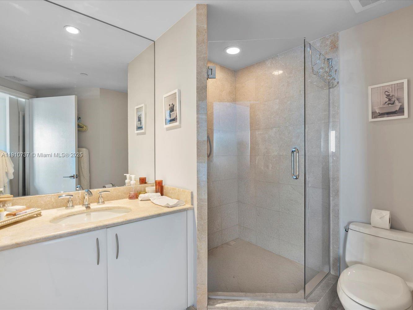 1331 Brickell Bay Dr #1811, Miami FL 33131