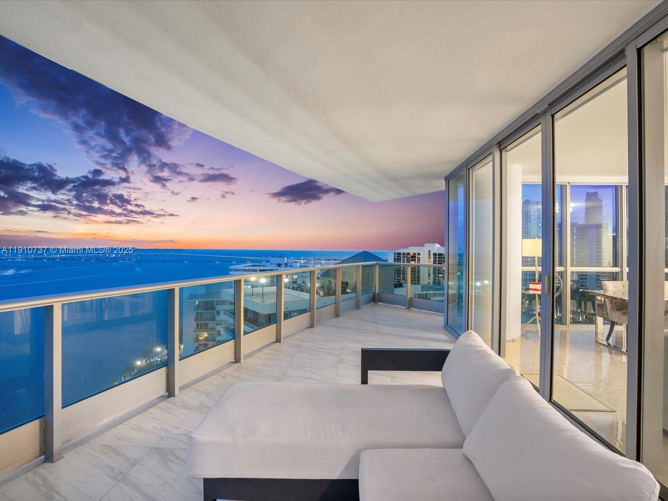 1331 Brickell Bay Dr #1811, Miami FL 33131