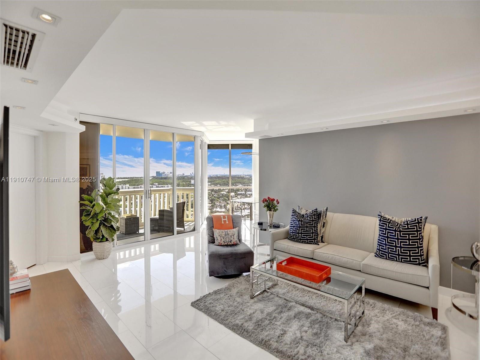 1000 E Island Blvd #2103, Aventura FL 33160