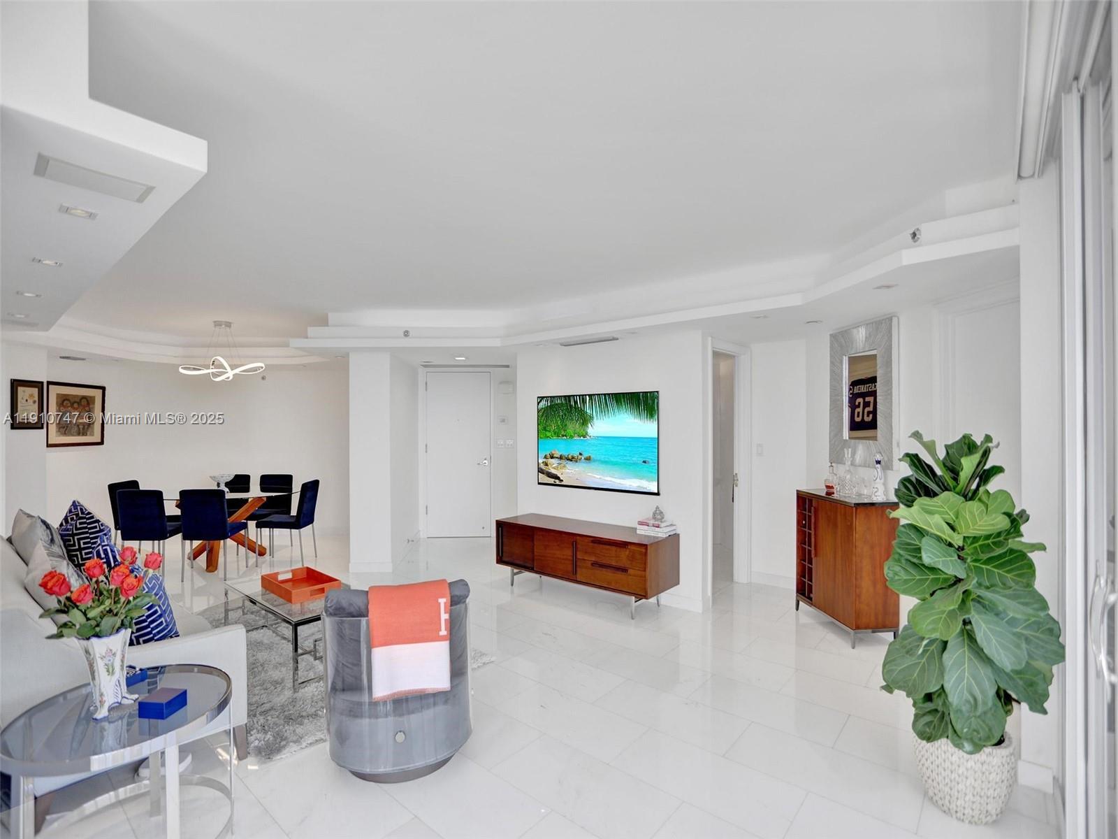 1000 E Island Blvd #2103, Aventura FL 33160