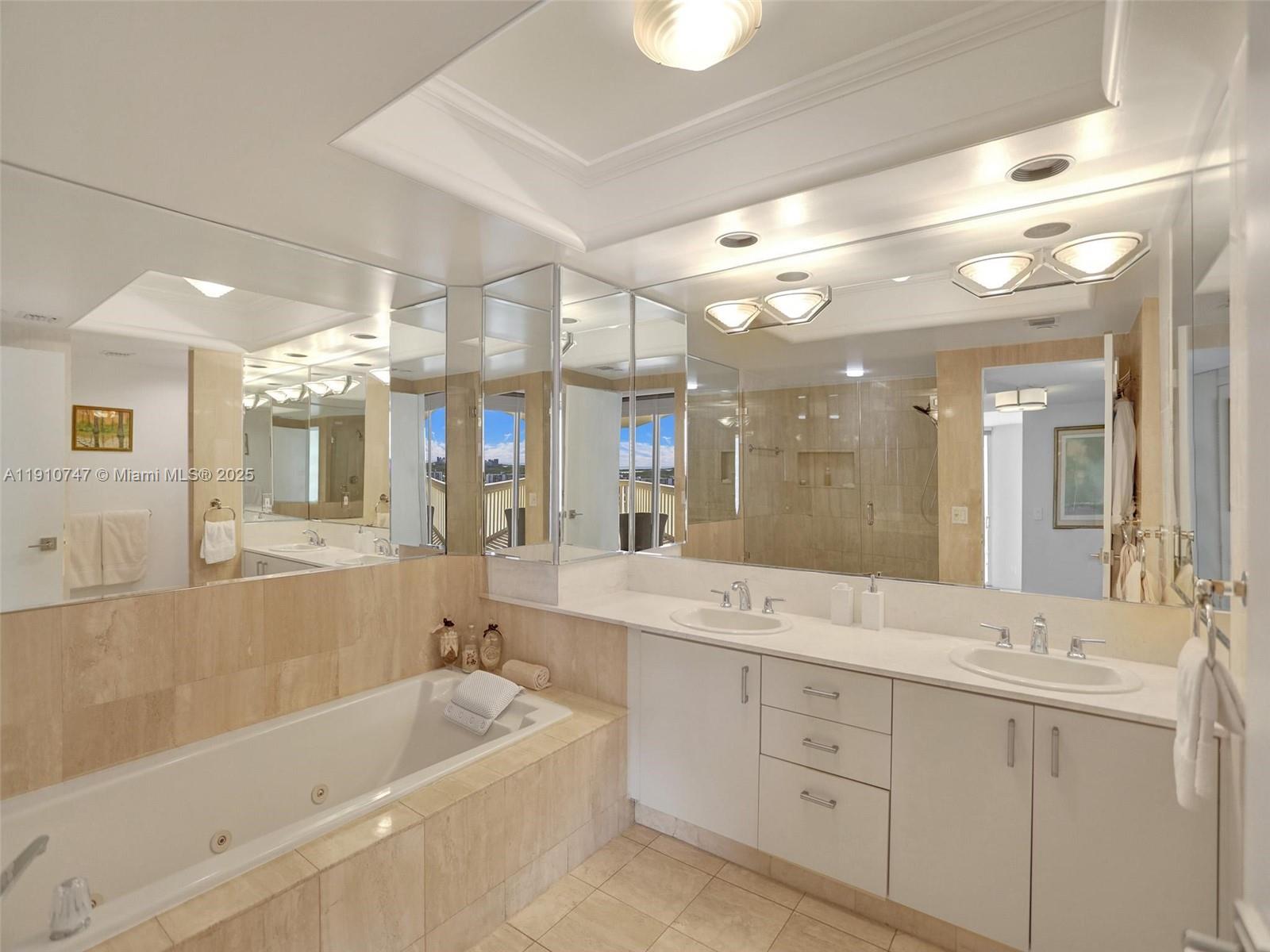 1000 E Island Blvd #2103, Aventura FL 33160