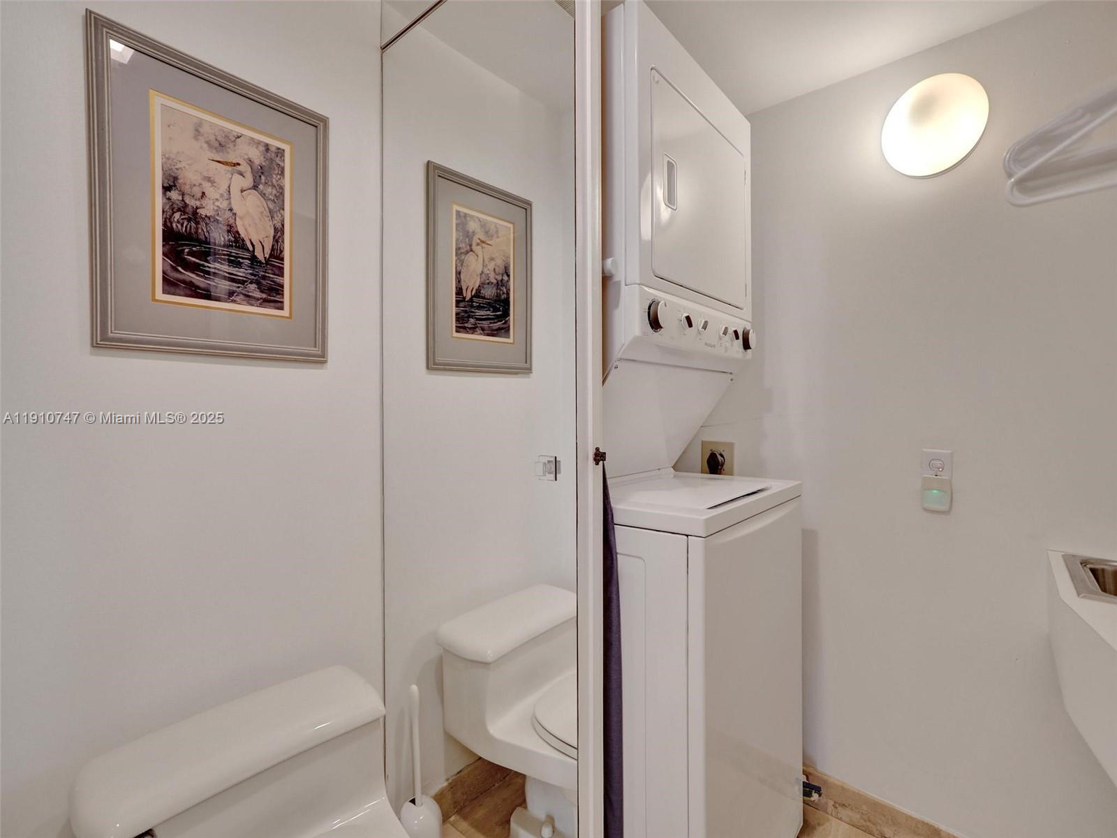 1000 E Island Blvd #2103, Aventura FL 33160