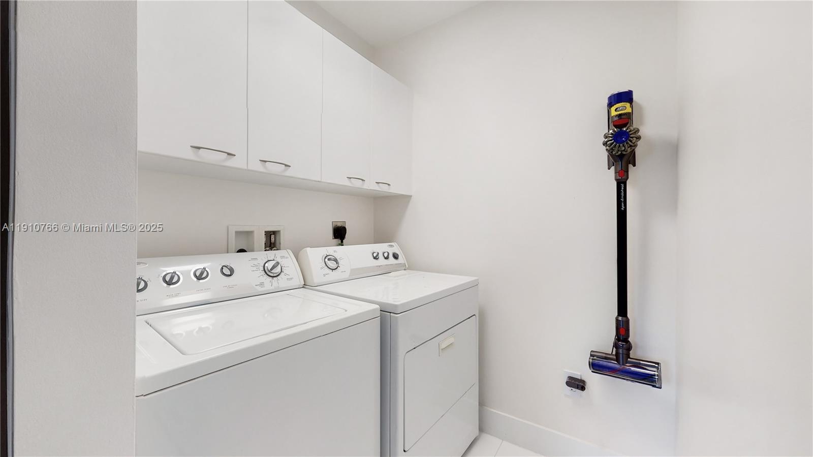 15811 Collins Ave #504, Sunny Isles Beach FL 33160