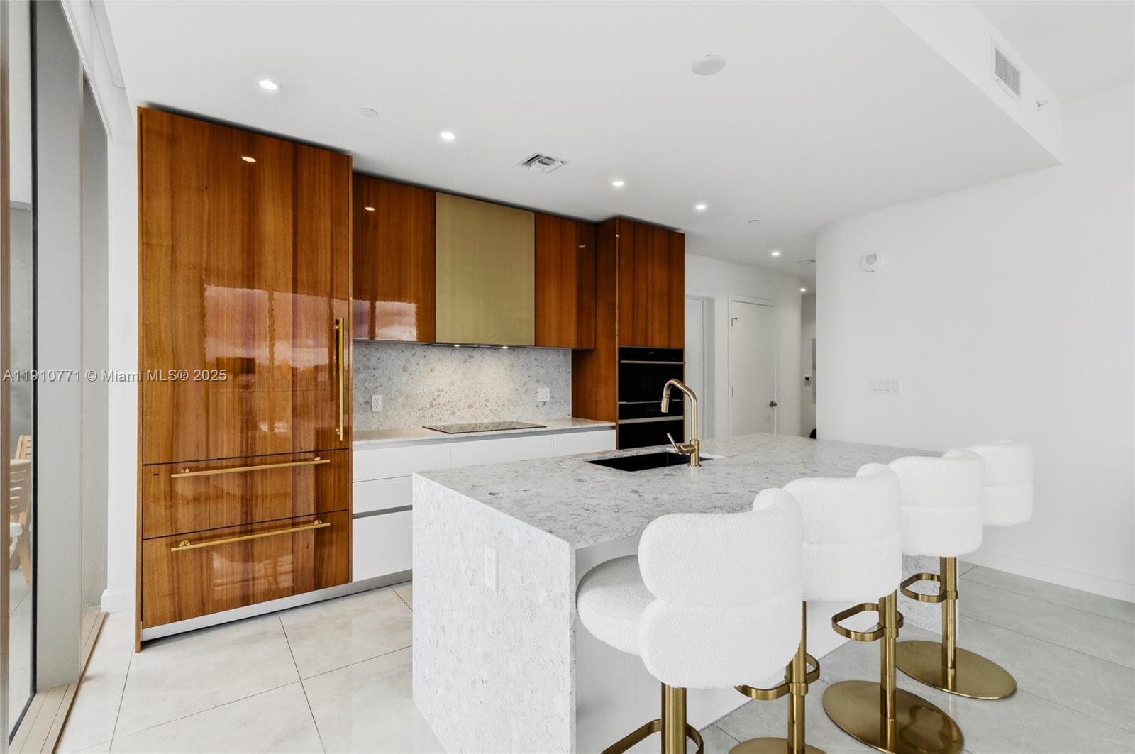 2678 Tigertail Ave #1110, Miami FL 33133