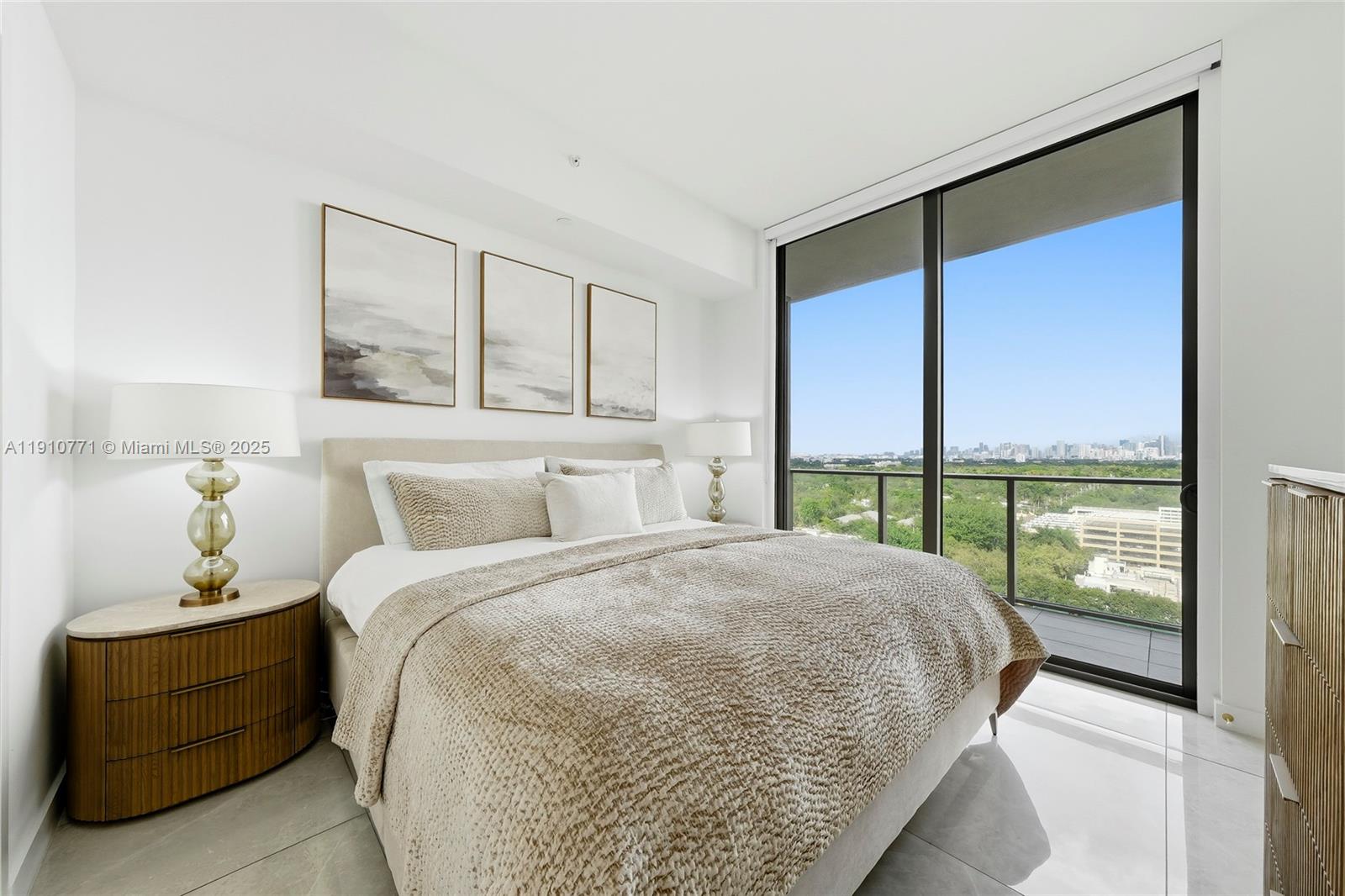 2678 Tigertail Ave #1110, Miami FL 33133