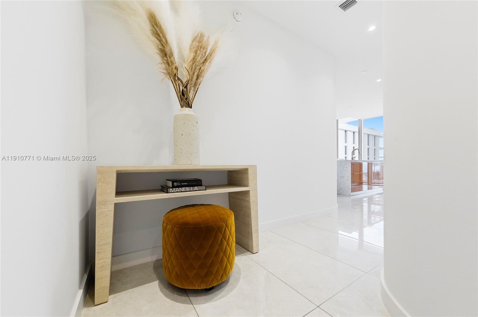 2678 Tigertail Ave #1110, Miami FL 33133