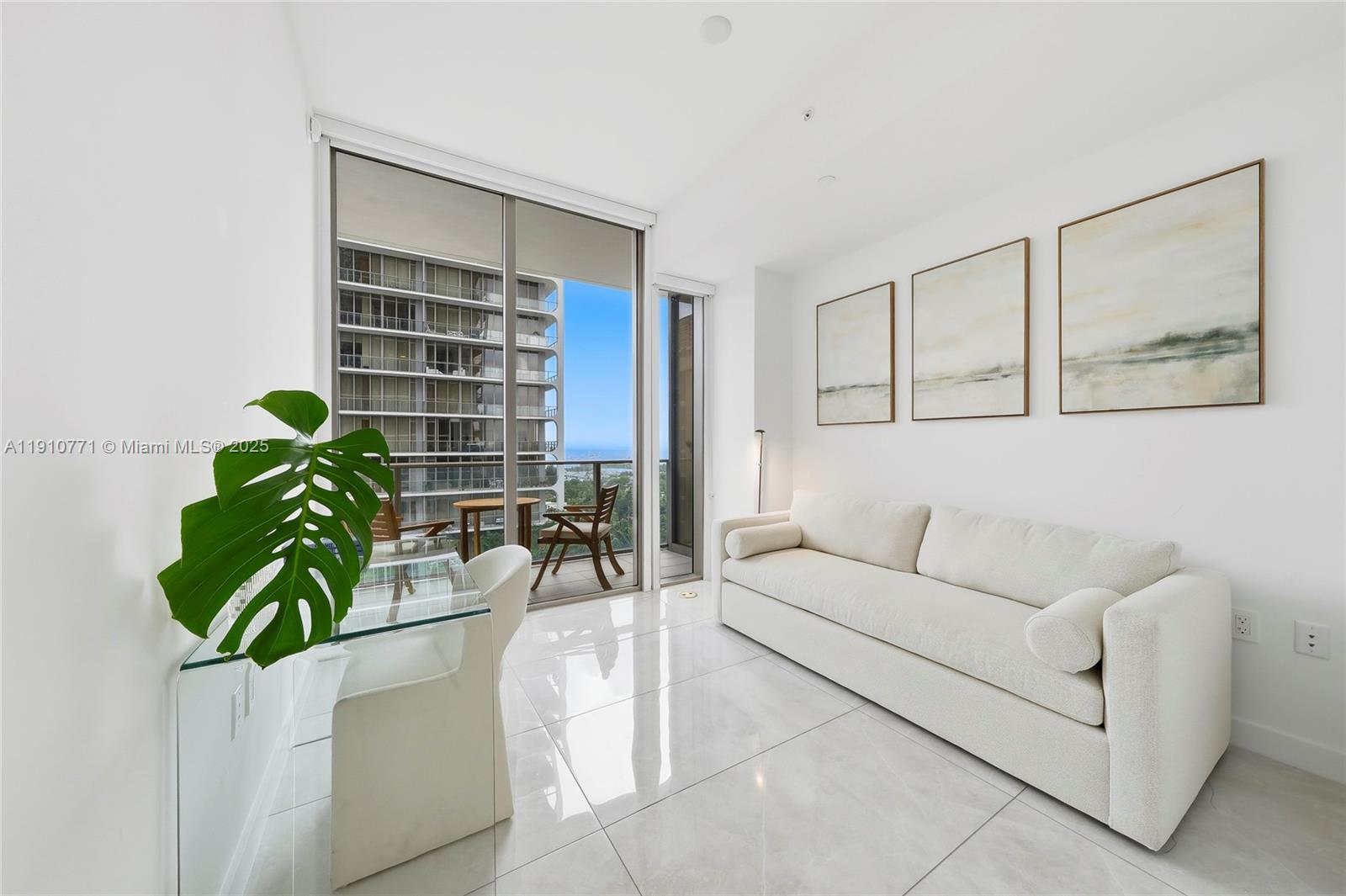 2678 Tigertail Ave #1110, Miami FL 33133