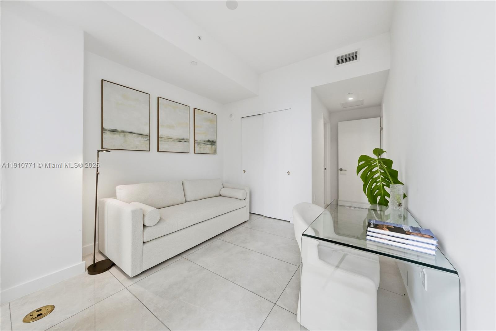2678 Tigertail Ave #1110, Miami FL 33133