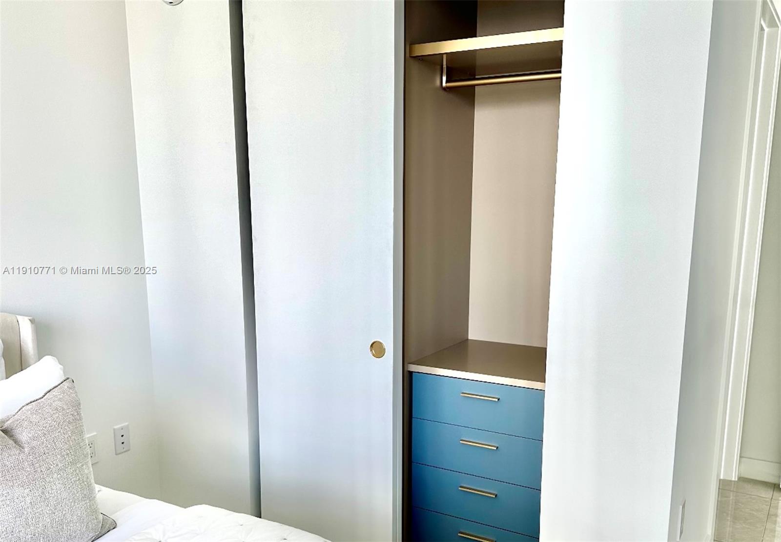 2678 Tigertail Ave #1110, Miami FL 33133