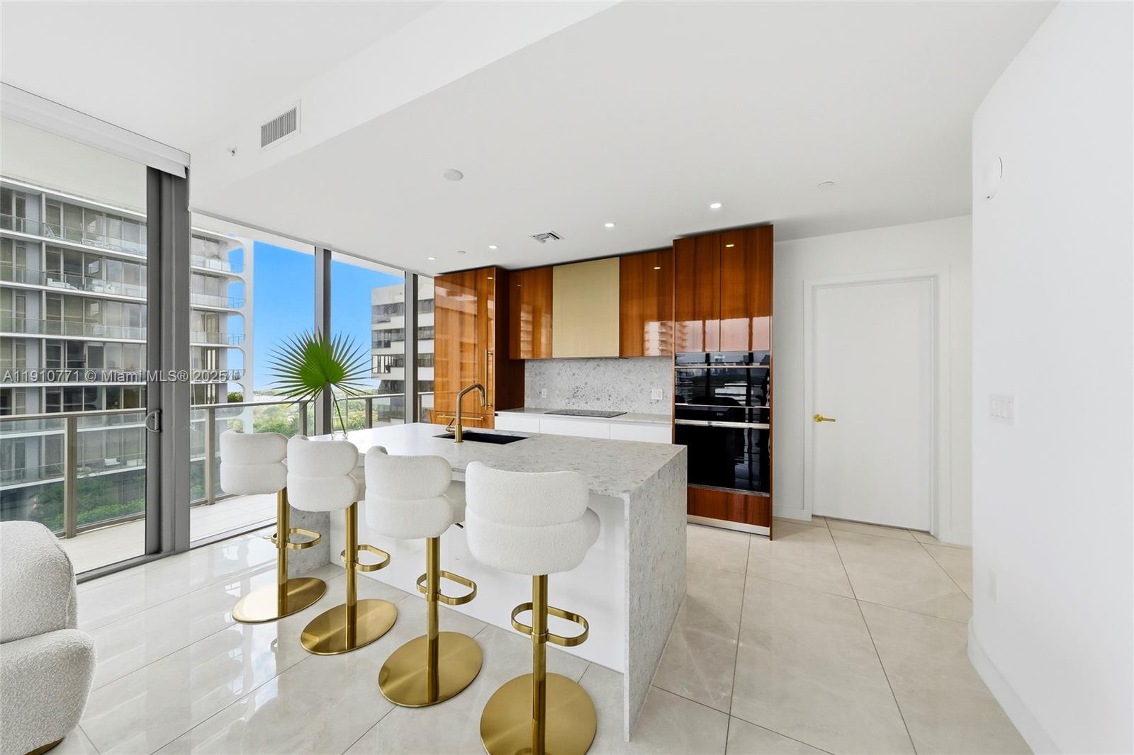 2678 Tigertail Ave #1110, Miami FL 33133