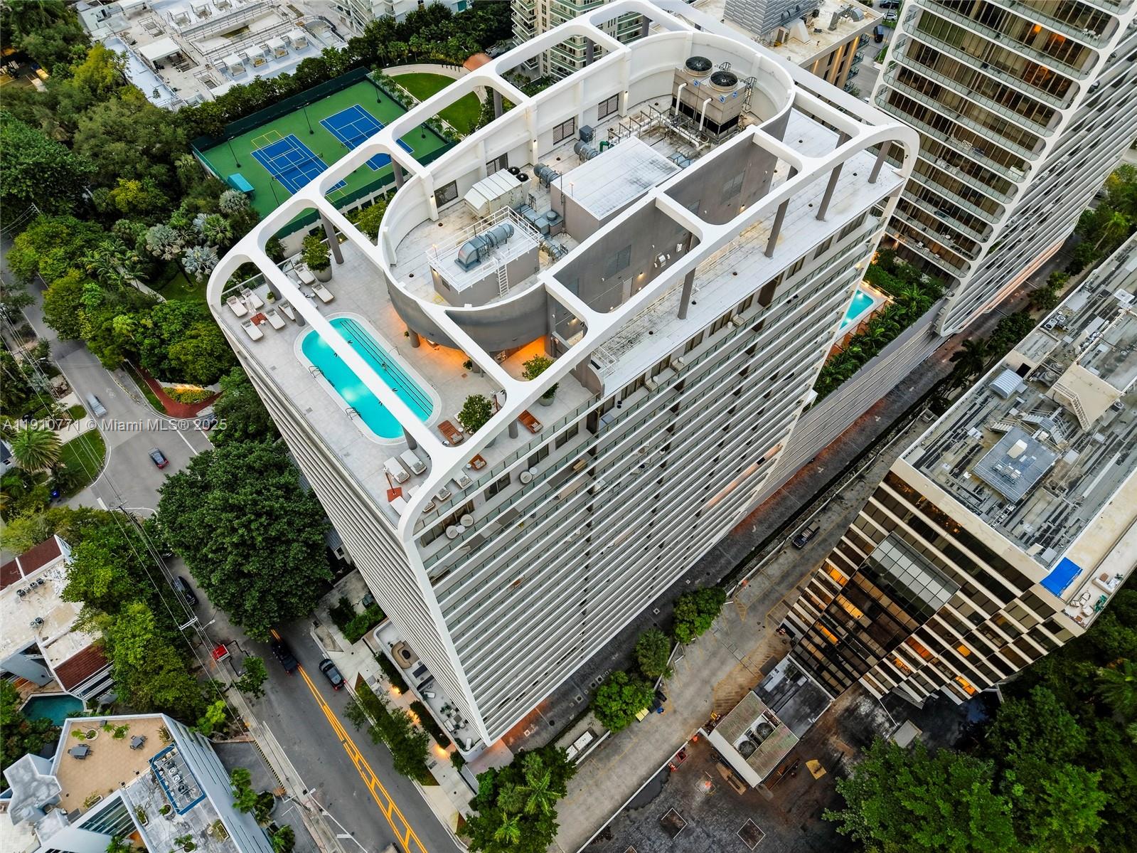 2678 Tigertail Ave #1110, Miami FL 33133