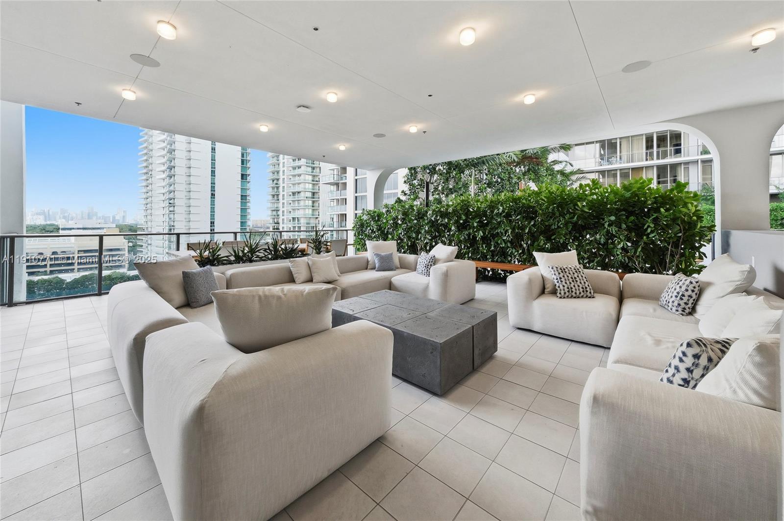 2678 Tigertail Ave #1110, Miami FL 33133