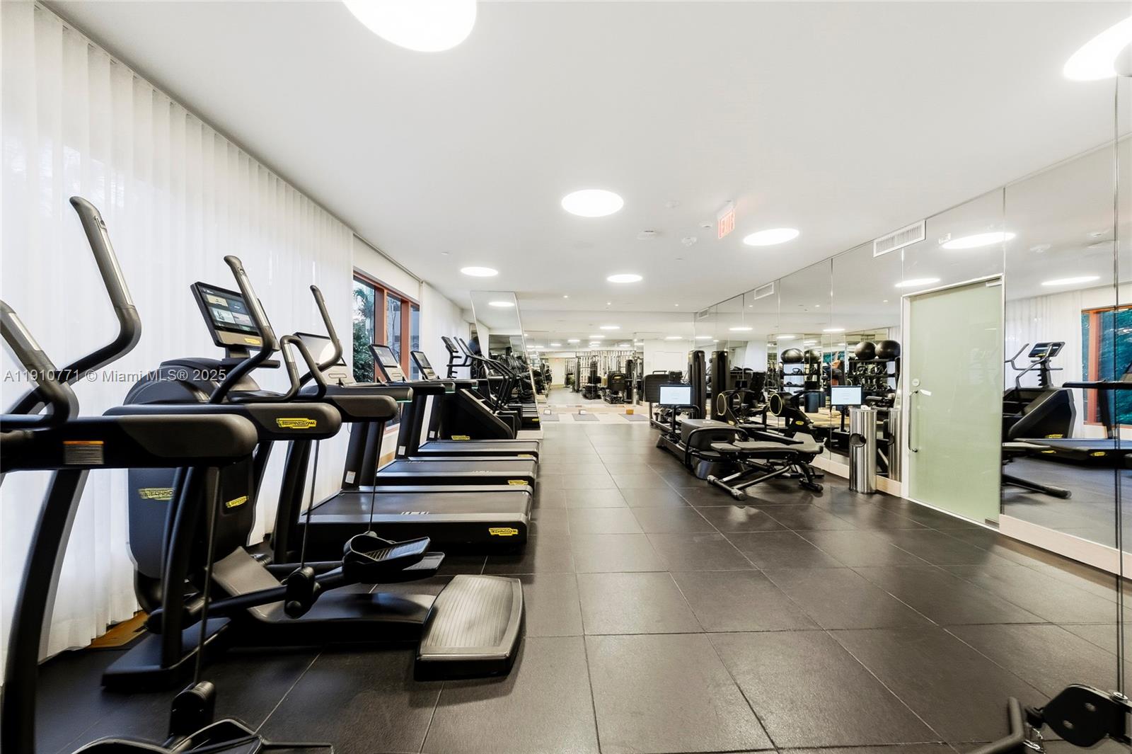 2678 Tigertail Ave #1110, Miami FL 33133
