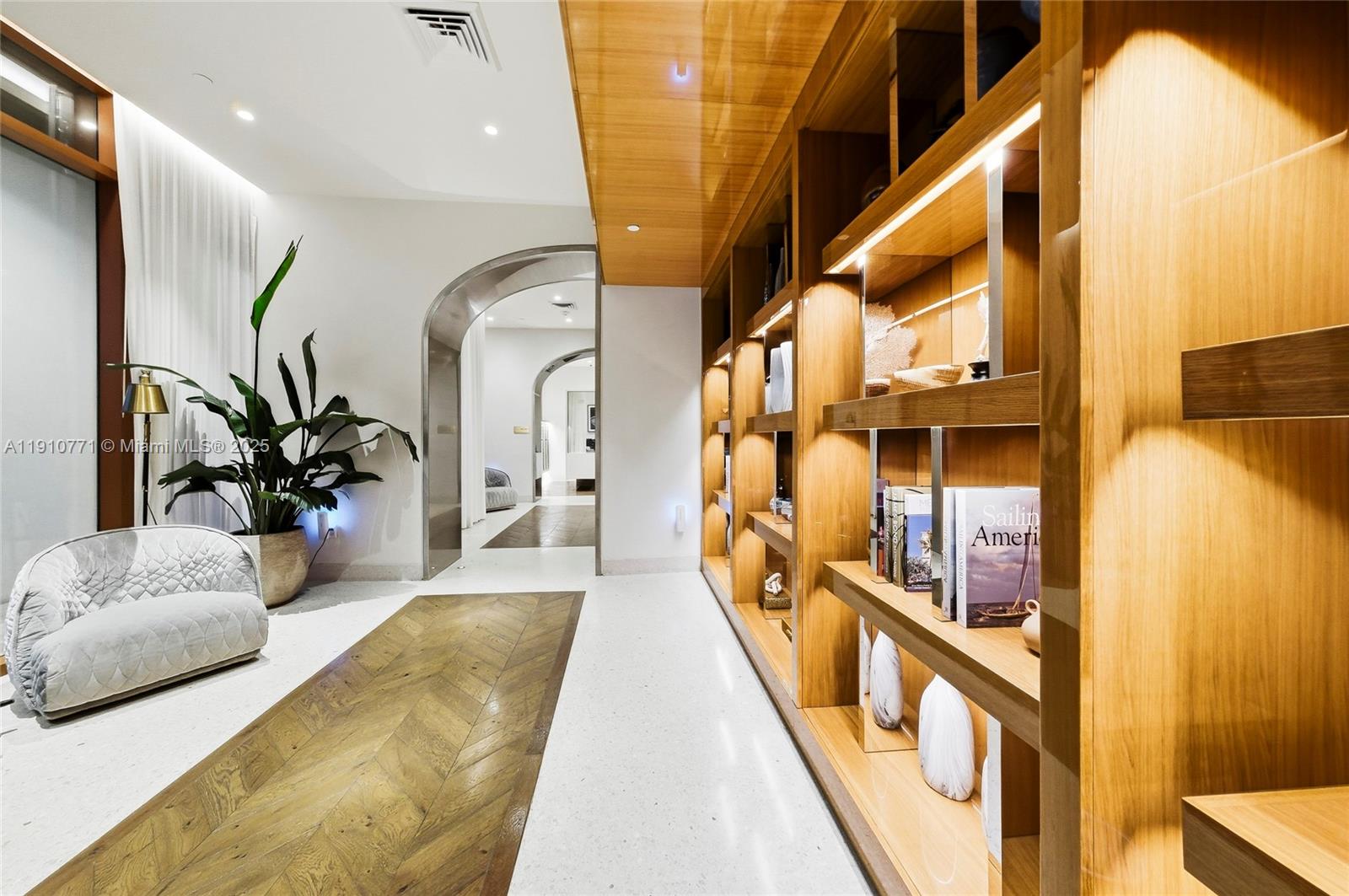2678 Tigertail Ave #1110, Miami FL 33133