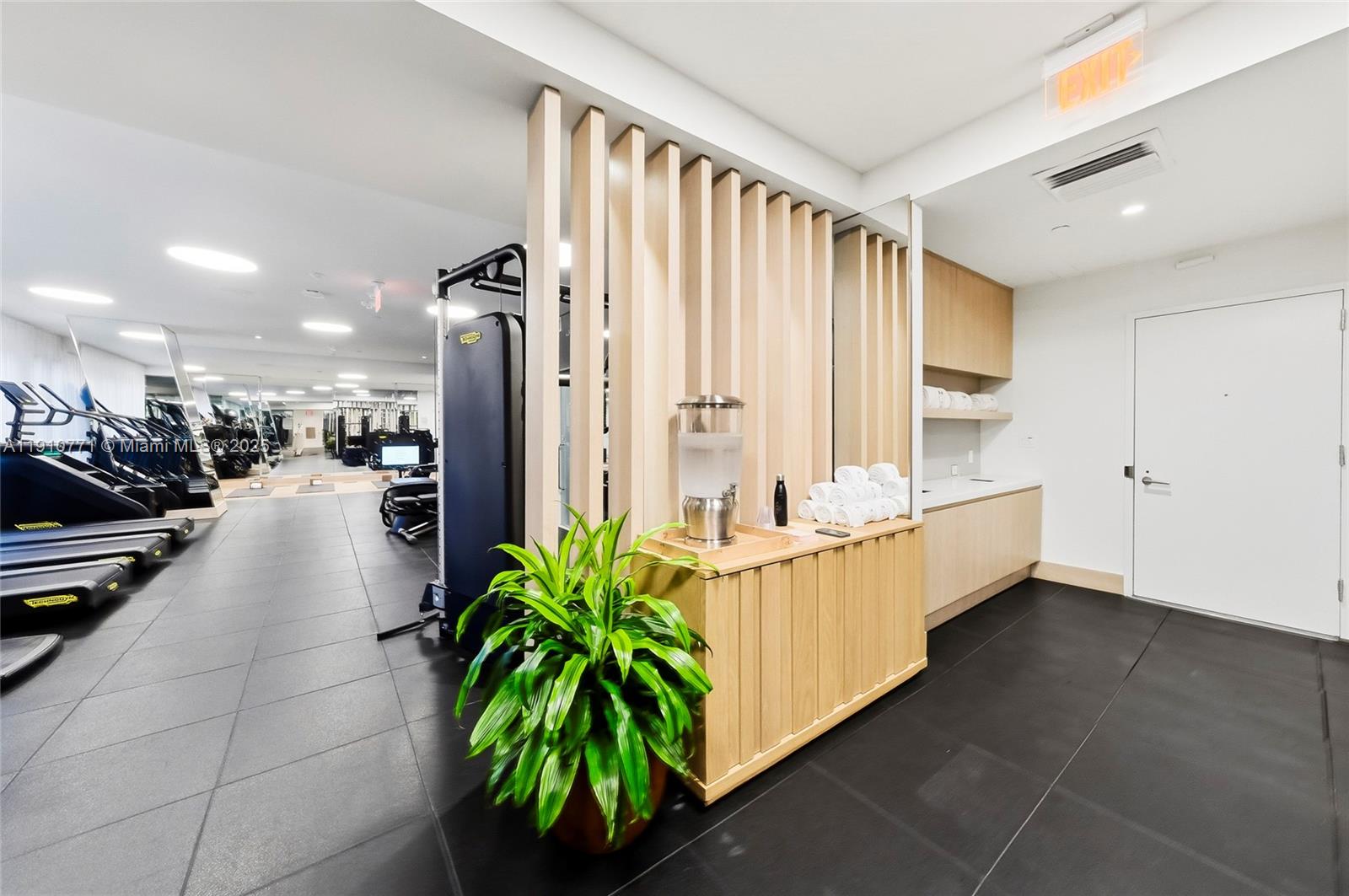2678 Tigertail Ave #1110, Miami FL 33133