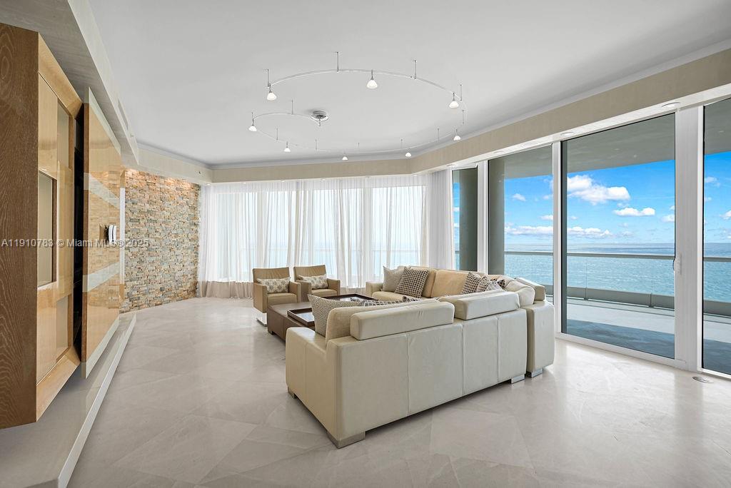 16047 Collins Ave #1104, Sunny Isles Beach FL 33160