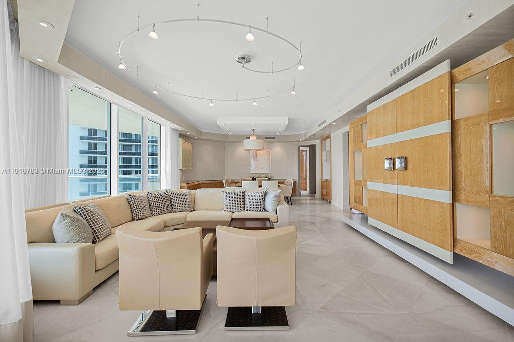 16047 Collins Ave #1104, Sunny Isles Beach FL 33160
