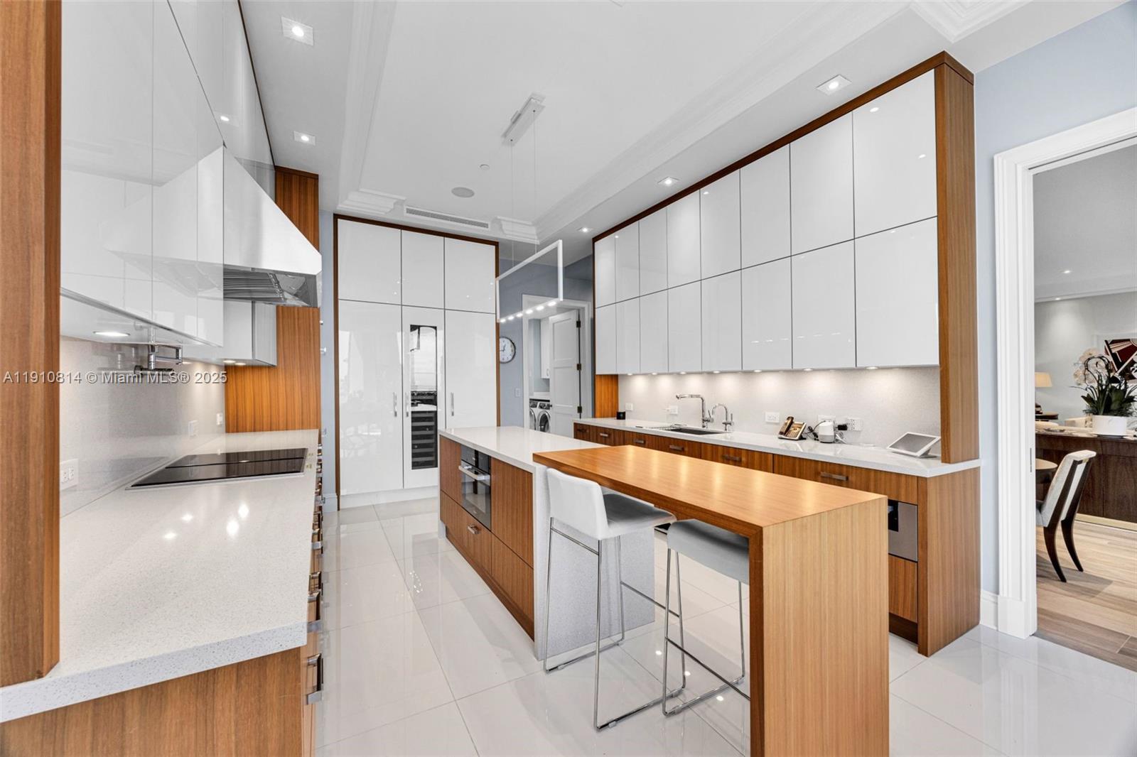 10 Edgewater Dr #PH-C, Coral Gables FL 33133