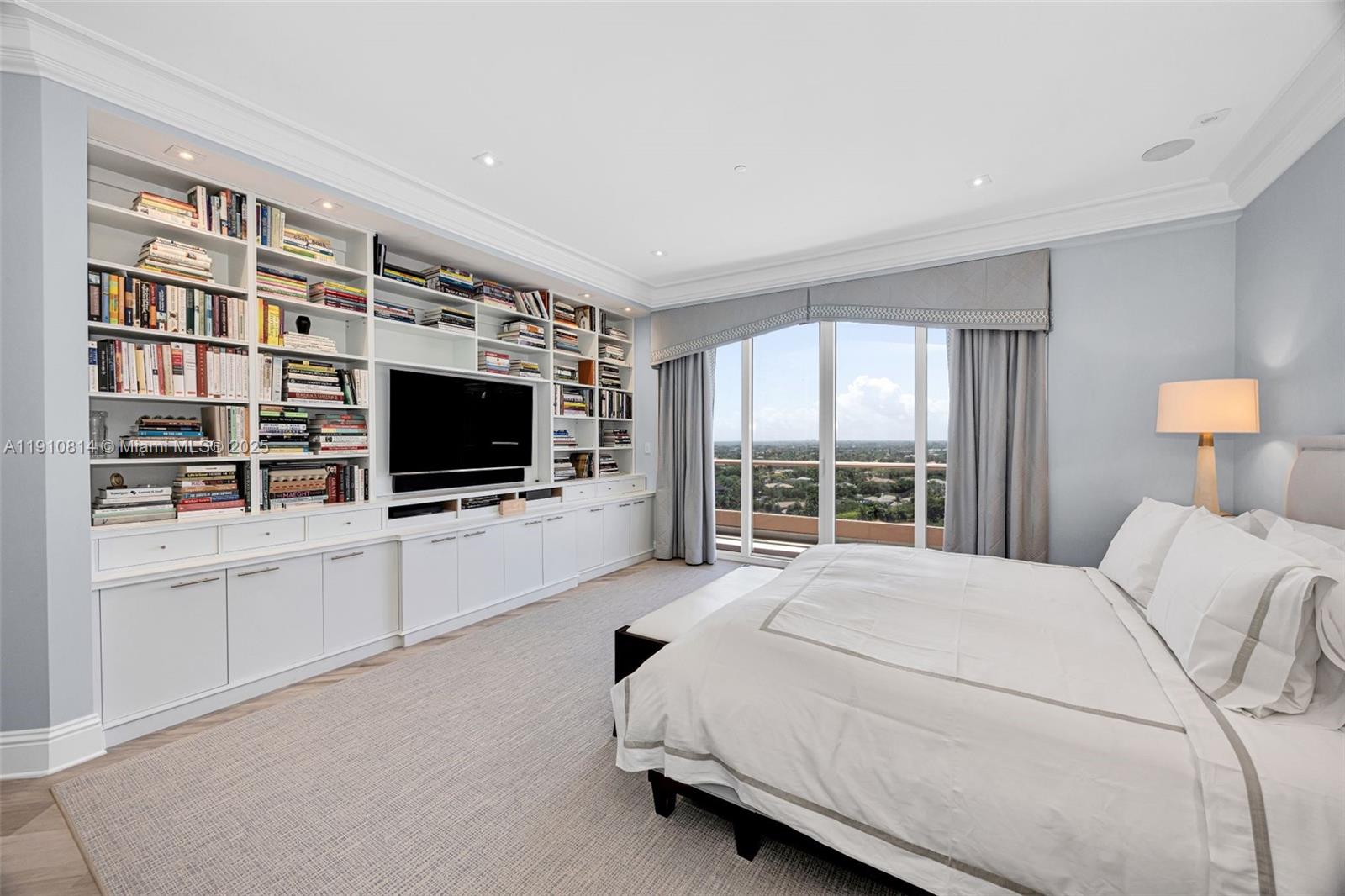 10 Edgewater Dr #PH-C, Coral Gables FL 33133
