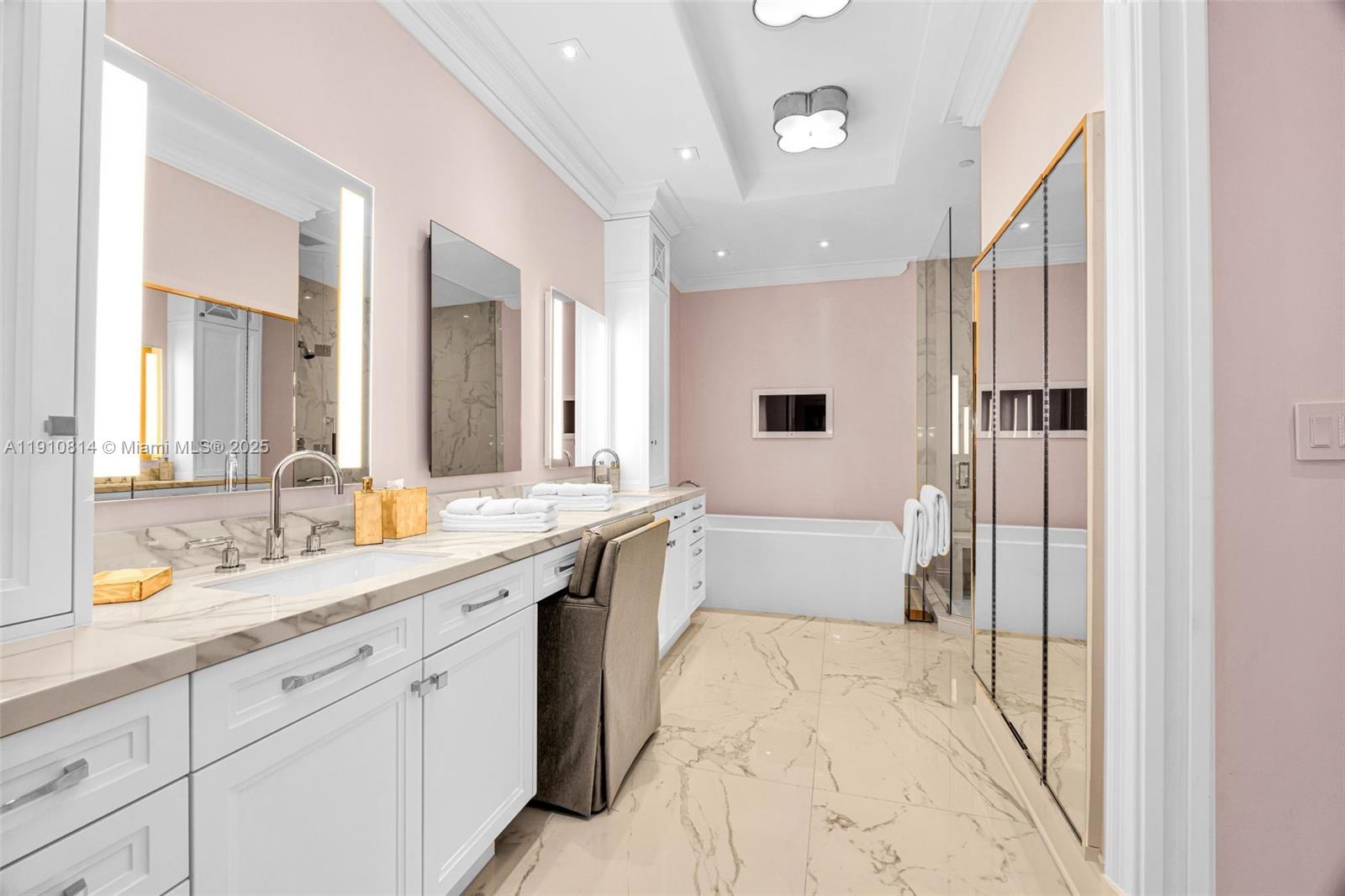 10 Edgewater Dr #PH-C, Coral Gables FL 33133